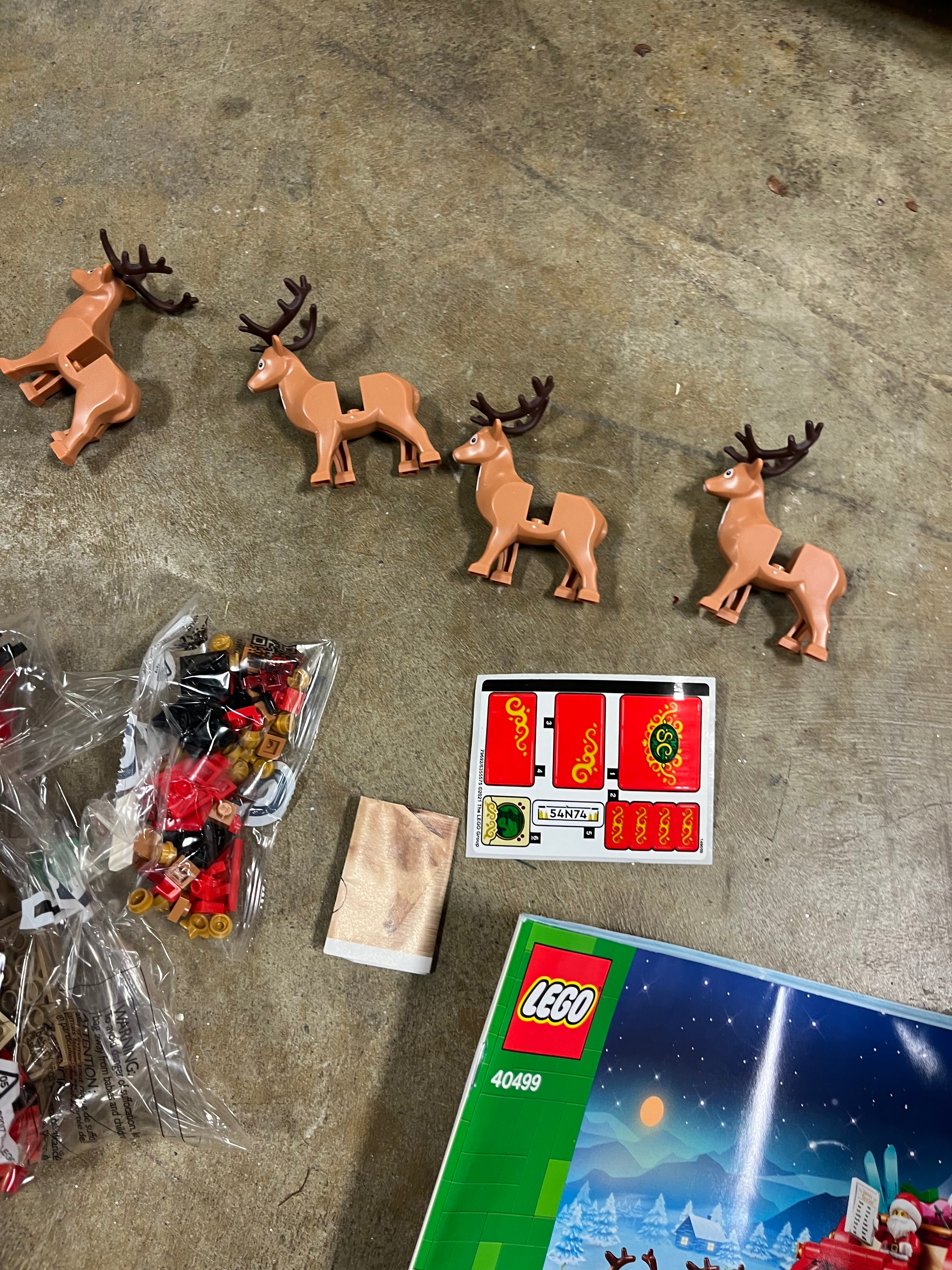 Santa's Sleigh Toy Building Set, final cut