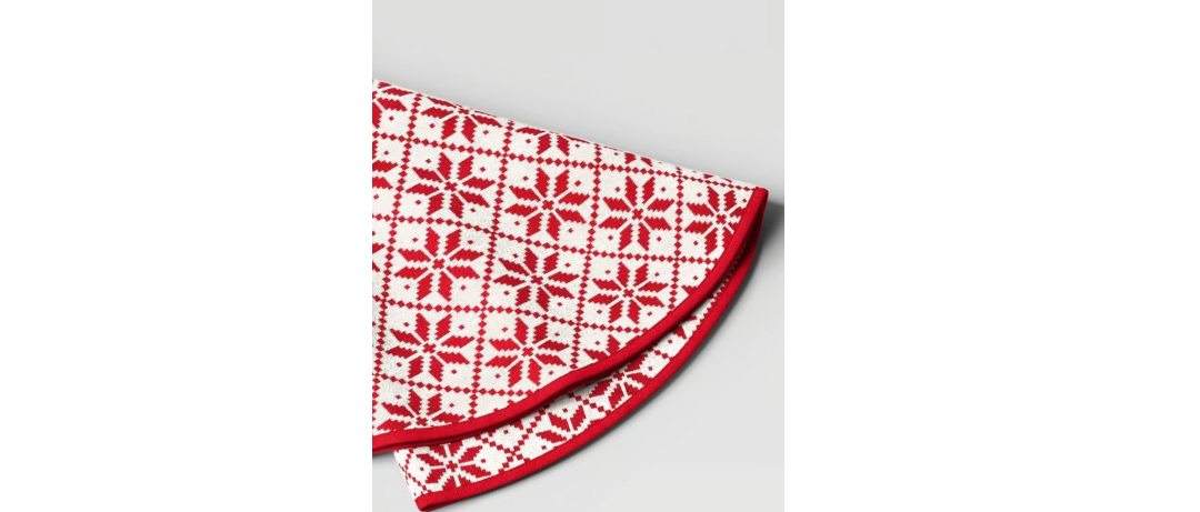 Knit Fair Isle Snowflakes Christmas Tree Skirt White/Red final cut