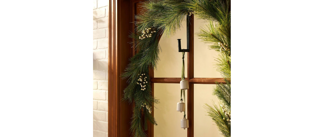 Faux Needle Pine & Snowberry Winter Garland, final cut