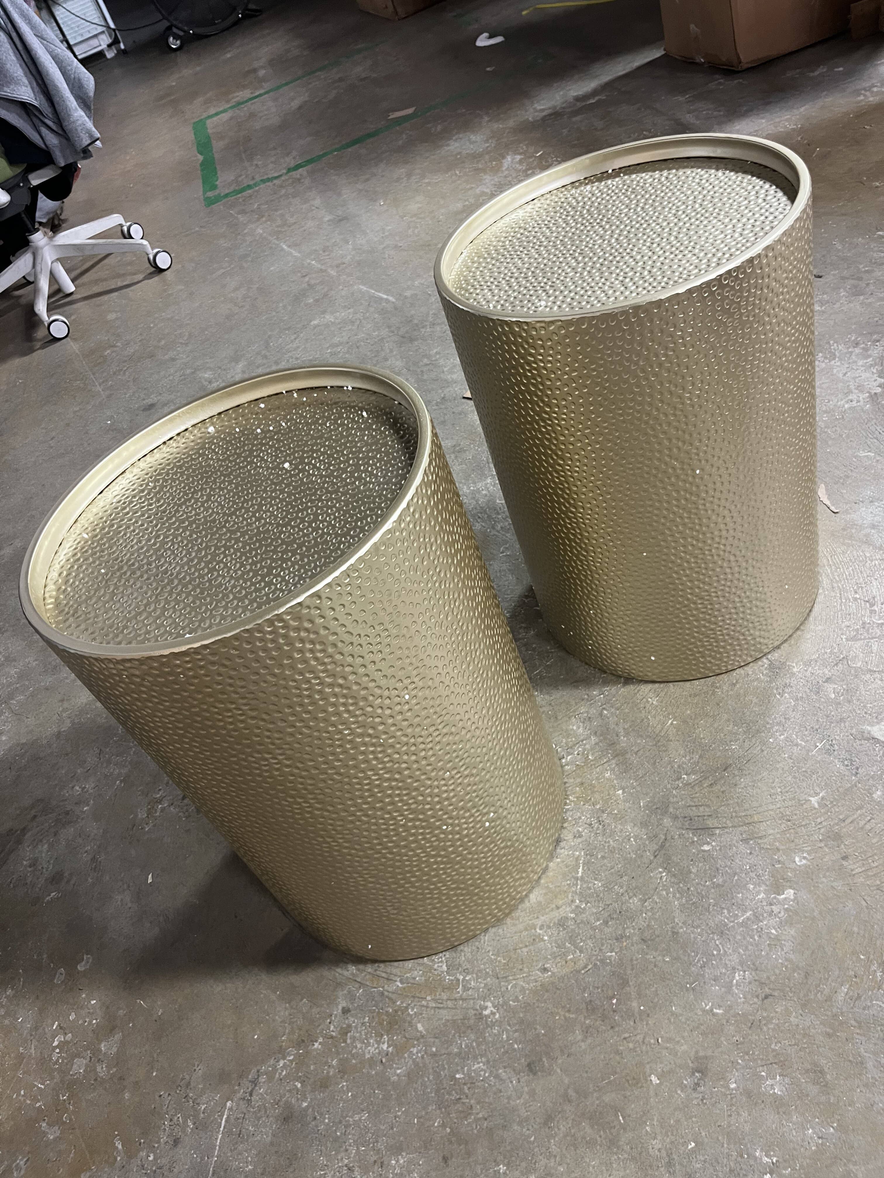 2pk Brookhaven Modern Round Accent Table