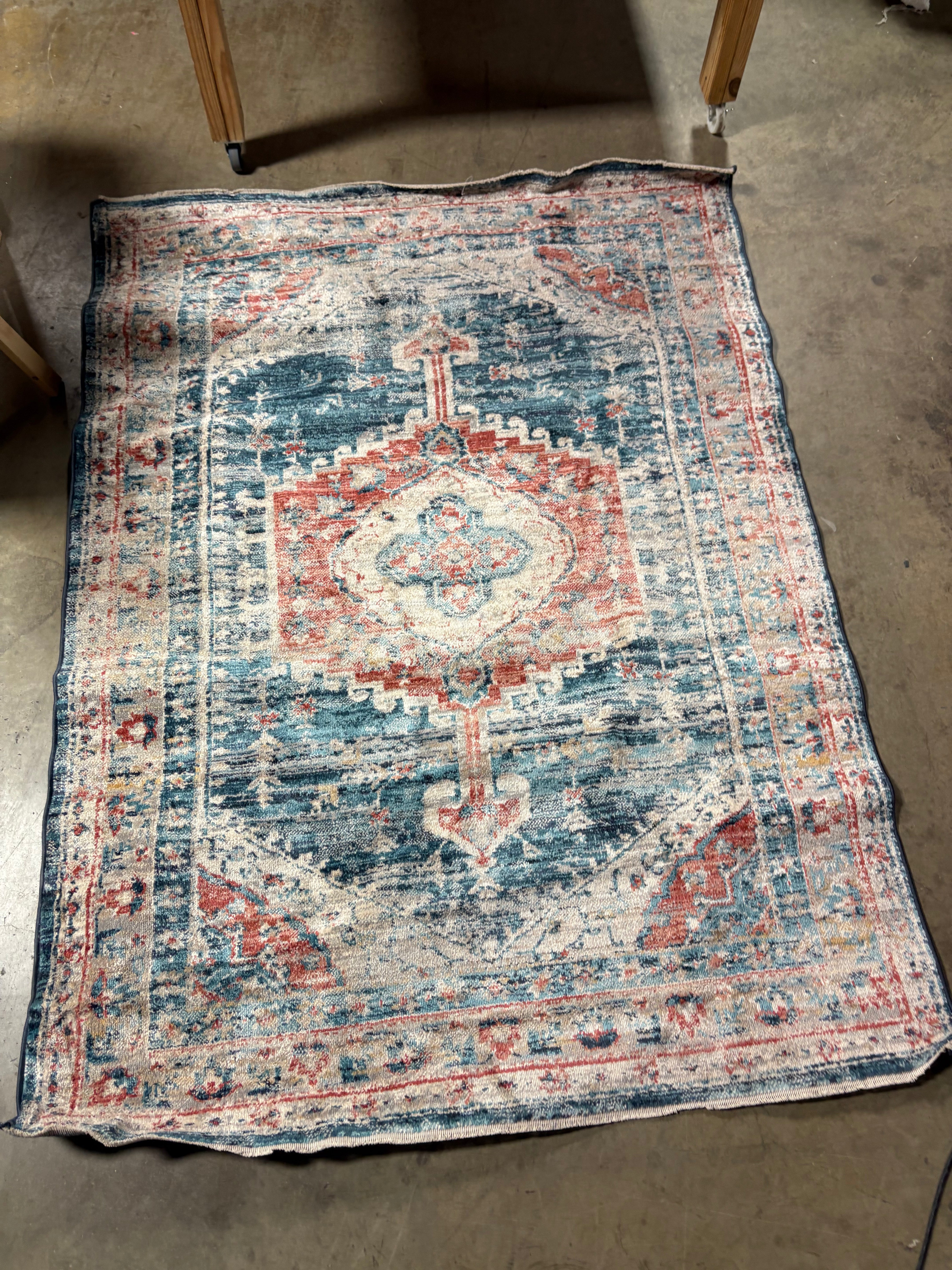 Harley Faded Medallion Indoor Area Rug 5' 3" x 7' 3"
