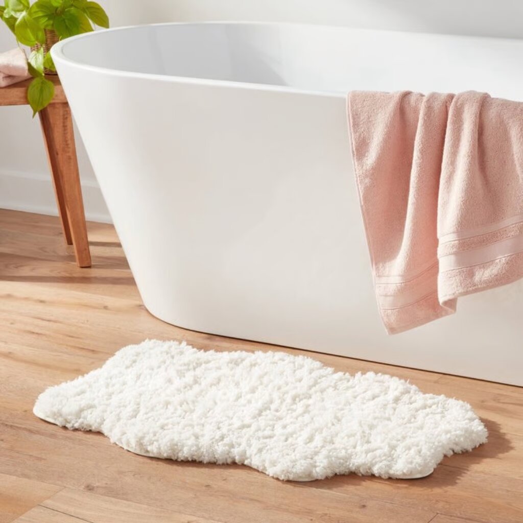 Plush Shaped Bath Rug White, final cut