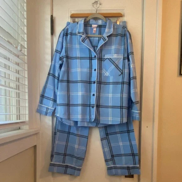 Women’s L Blue Plaid Flannel Pajamas Top Pants Set