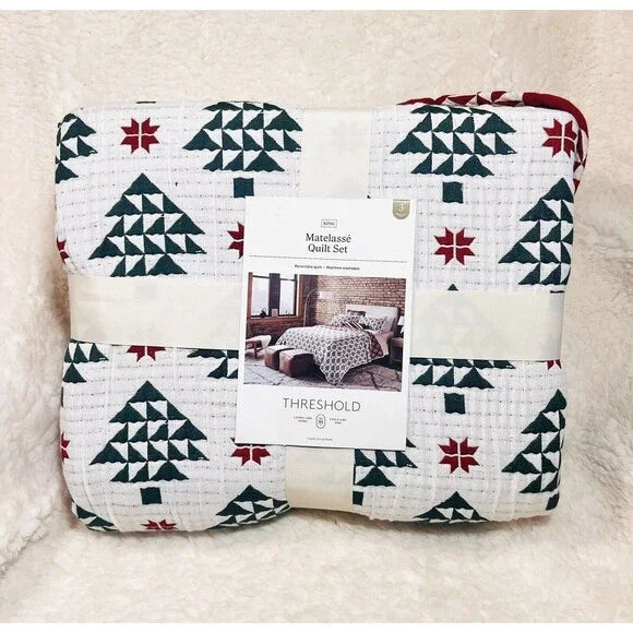 3pc Queen Holiday Matelasse Quilt and Sham Set Green Tree