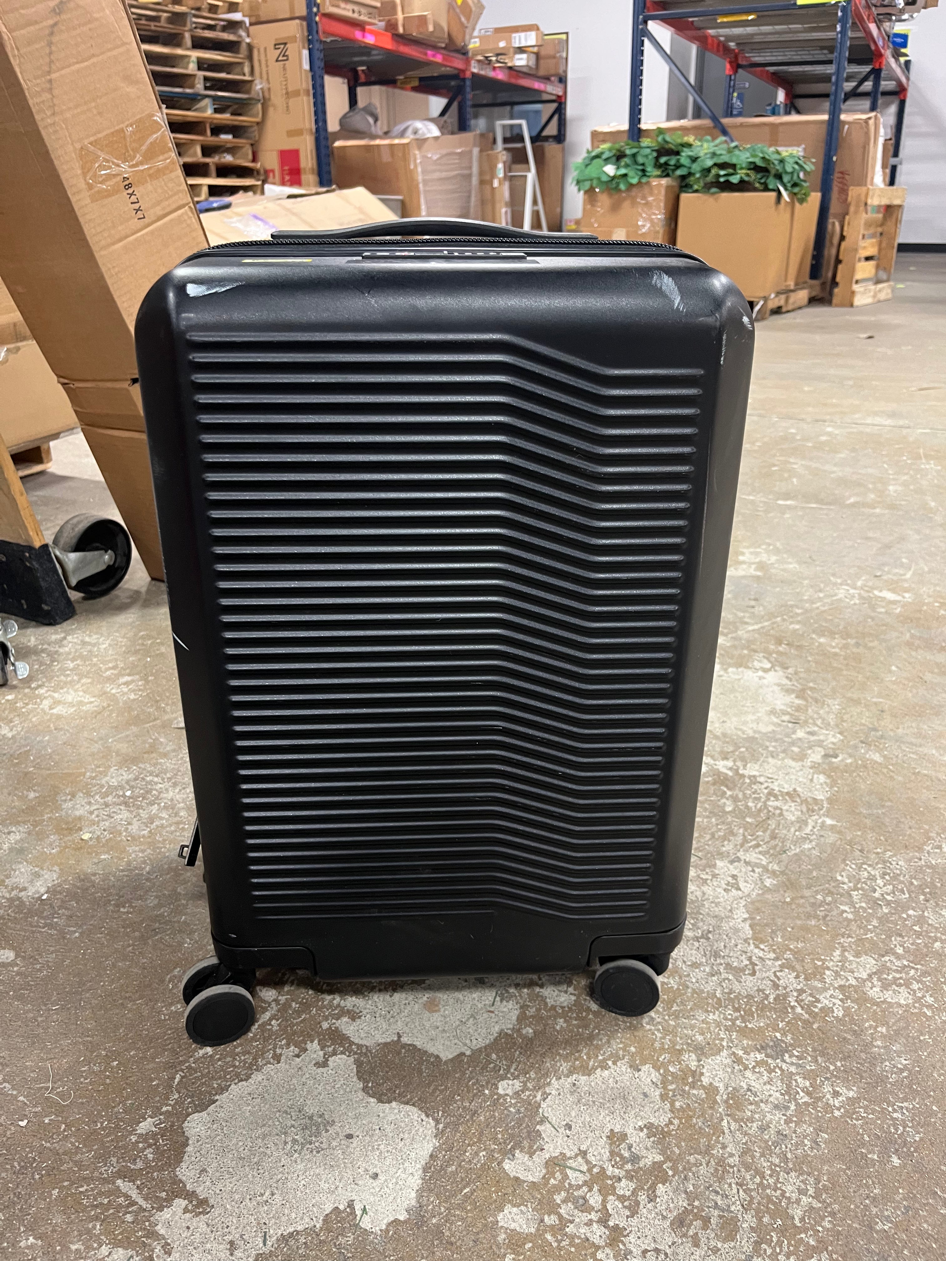 Signature Hardside Large Checked Spinner Suitcase