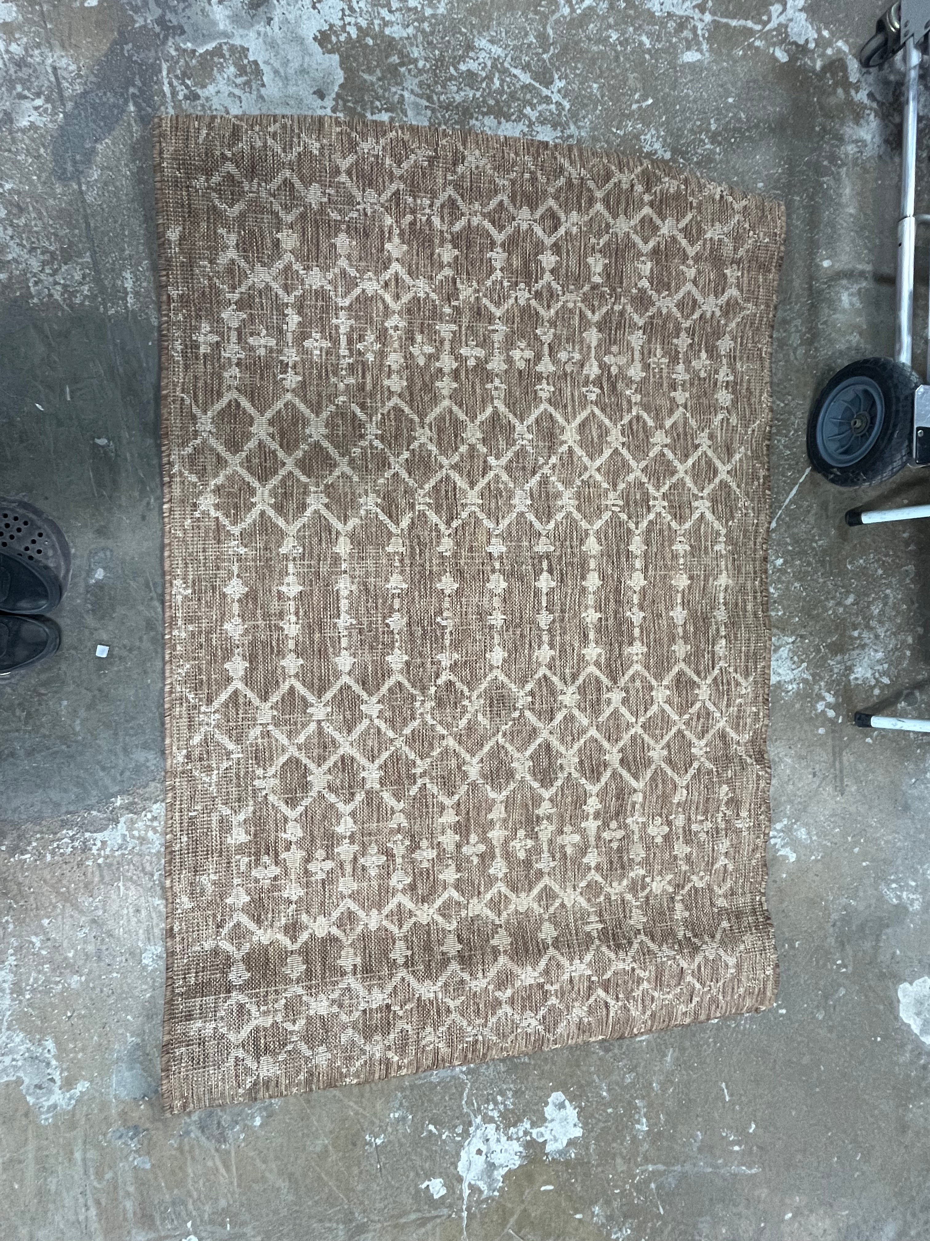 Grayson Beige Moroccan Trellis Indoor/Outdoor Patio Area Rug