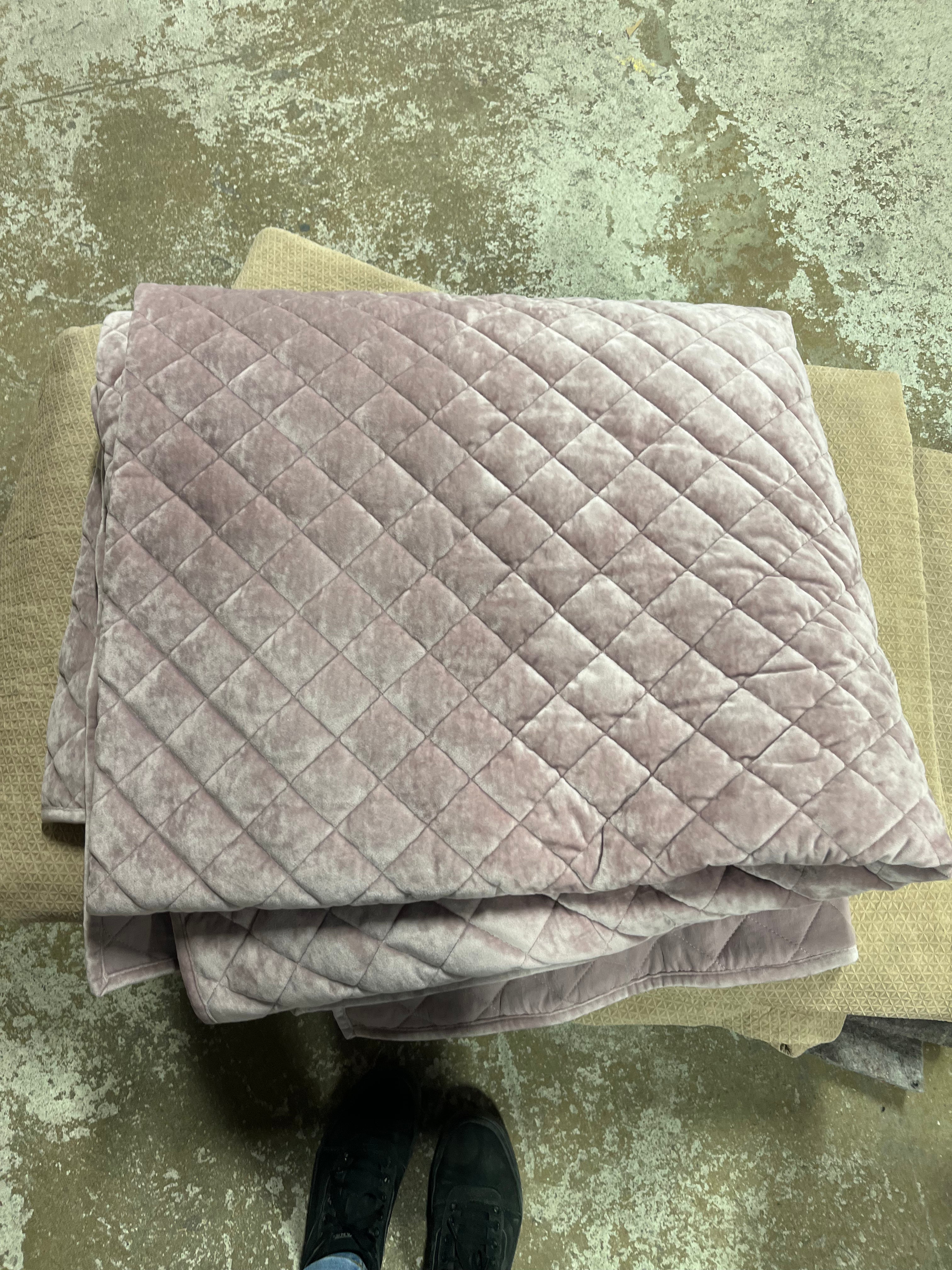 Luxe Diamond Stitch Velvet Quilt Full/Queen