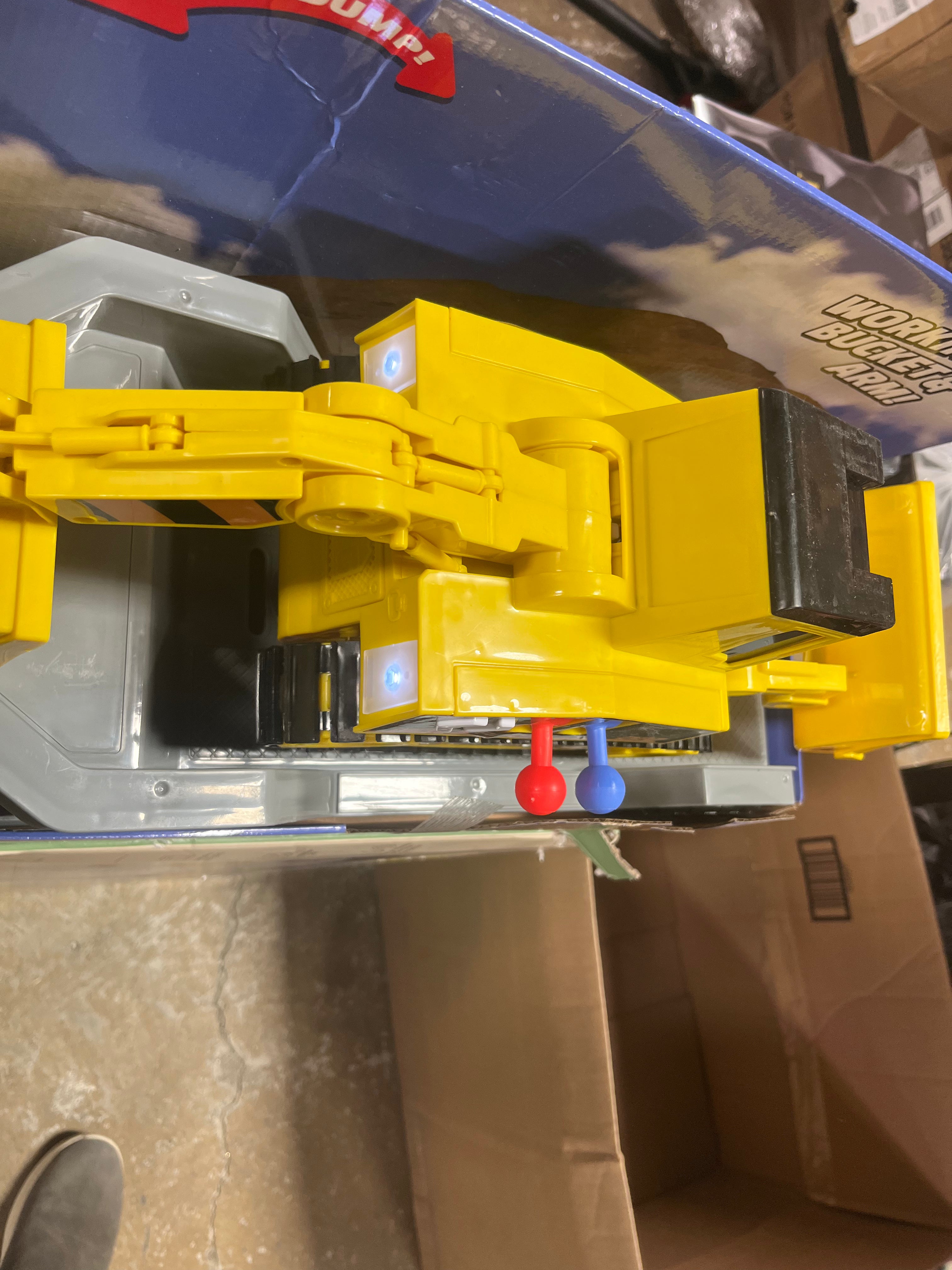 2-N-1 Mega Mover – Construction Truck and Trailer