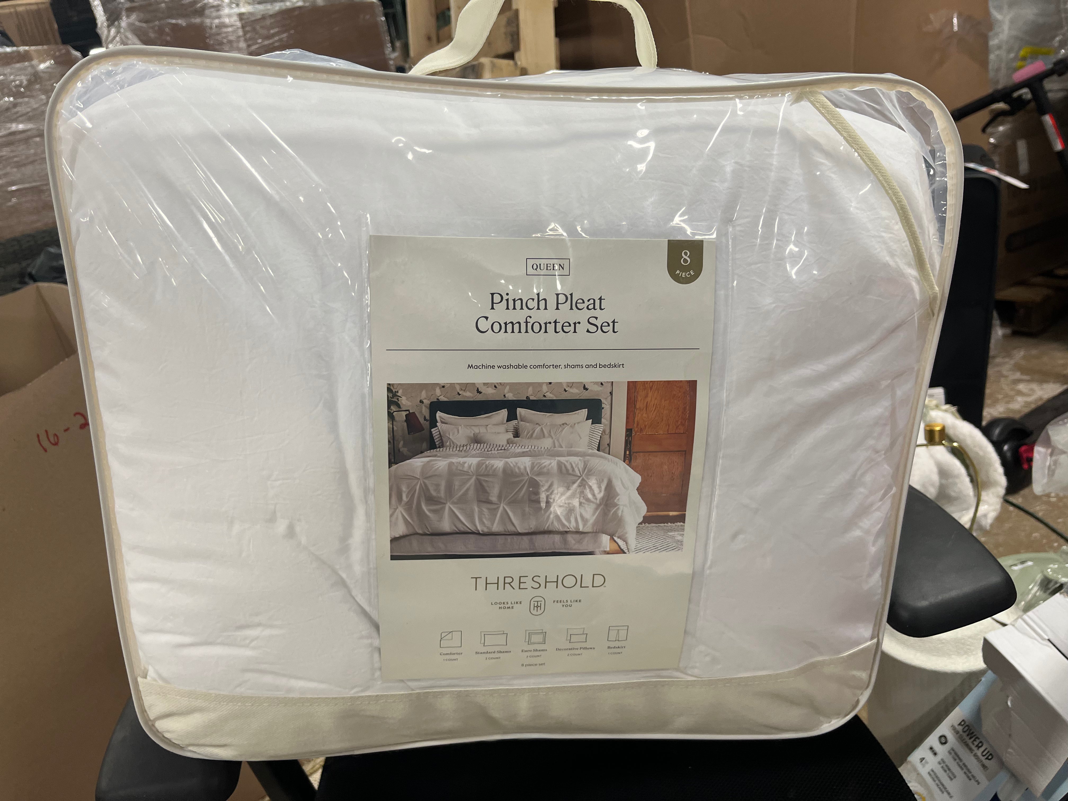 8pc Pinch Pleat Comforter Bedding Set - Queen