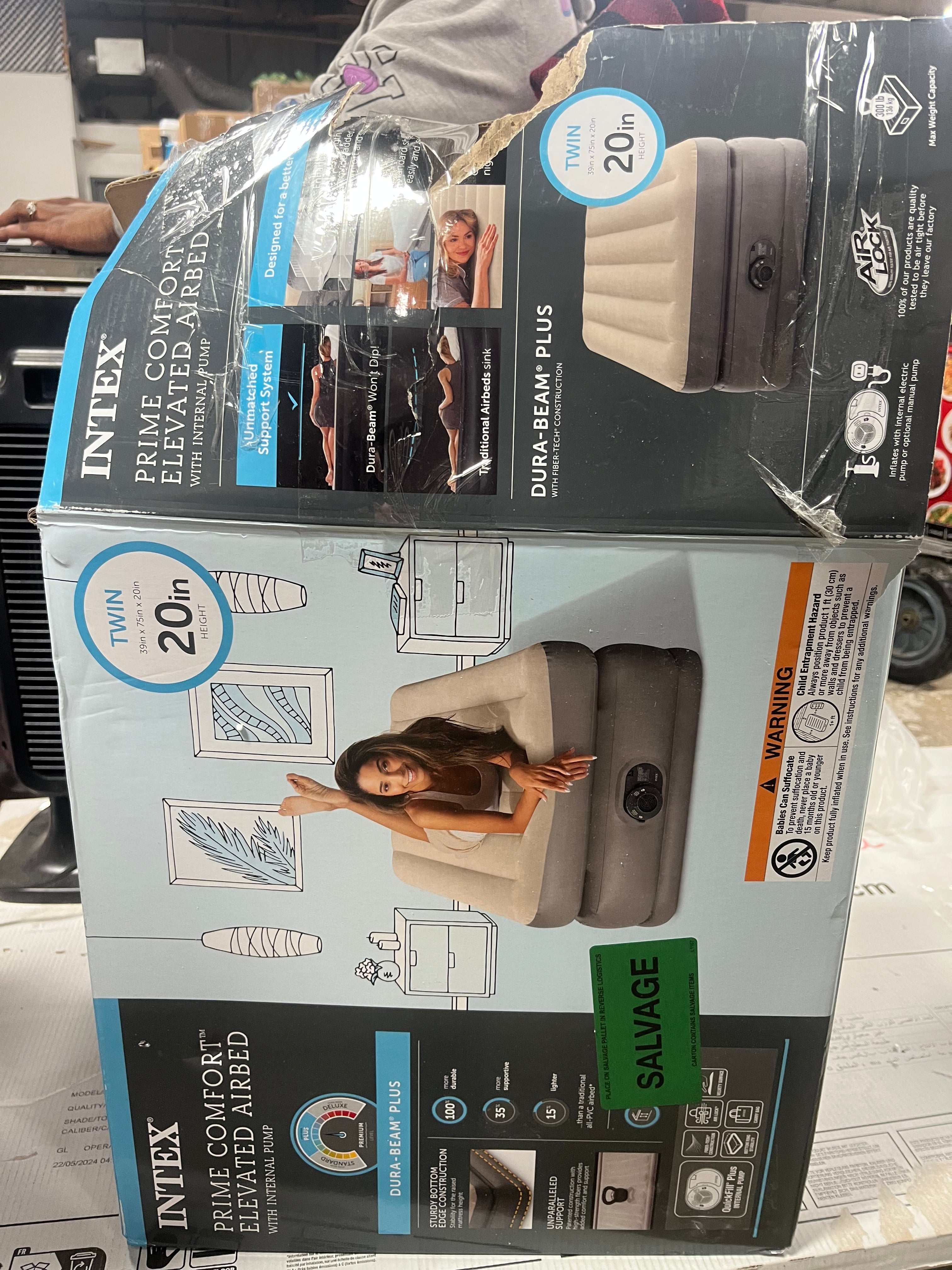 Dual Layer Air Mattress with Built-in Pump