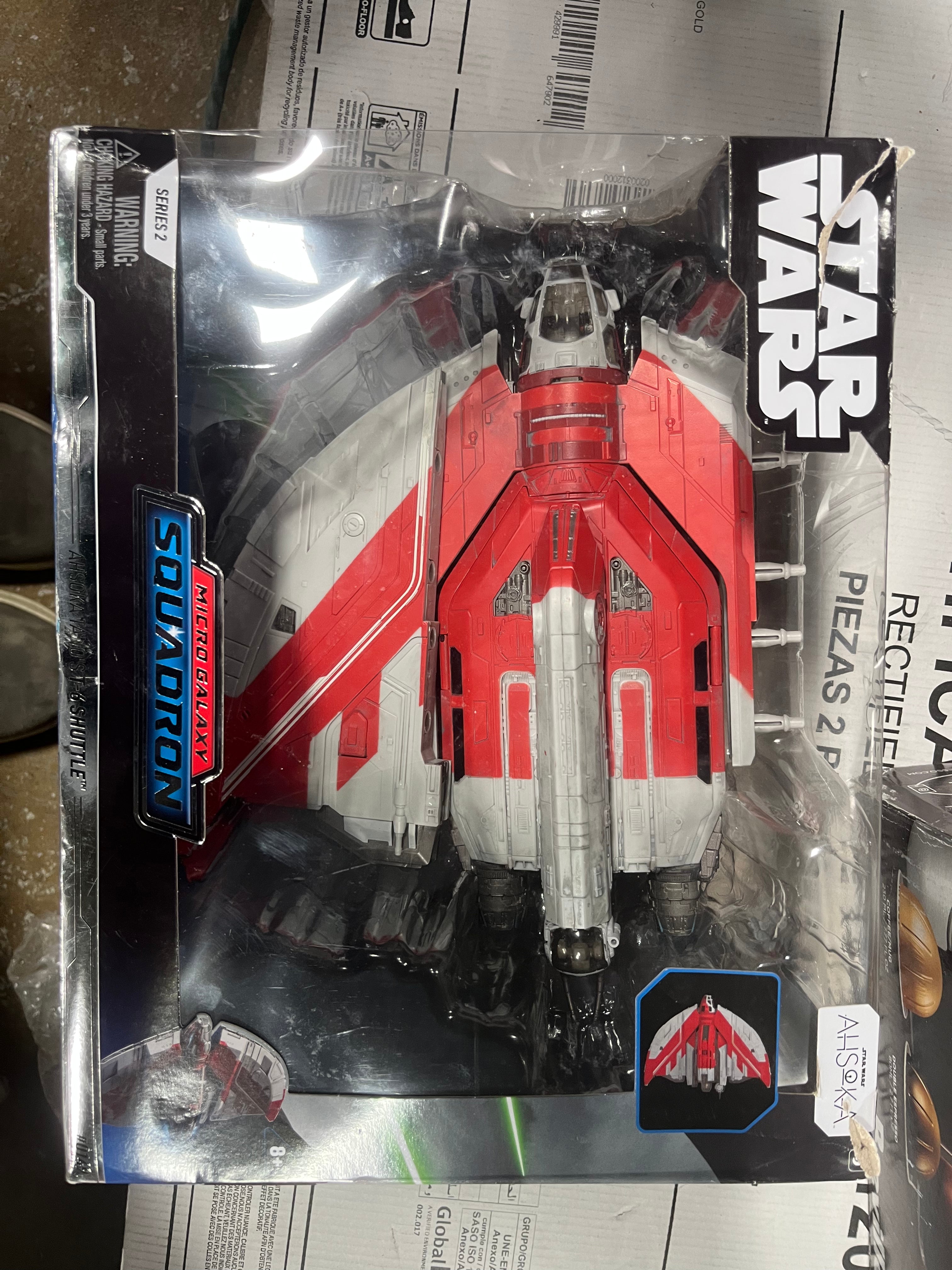 Ahsoka Tano's T-6 Shuttle and Mini Figure Set