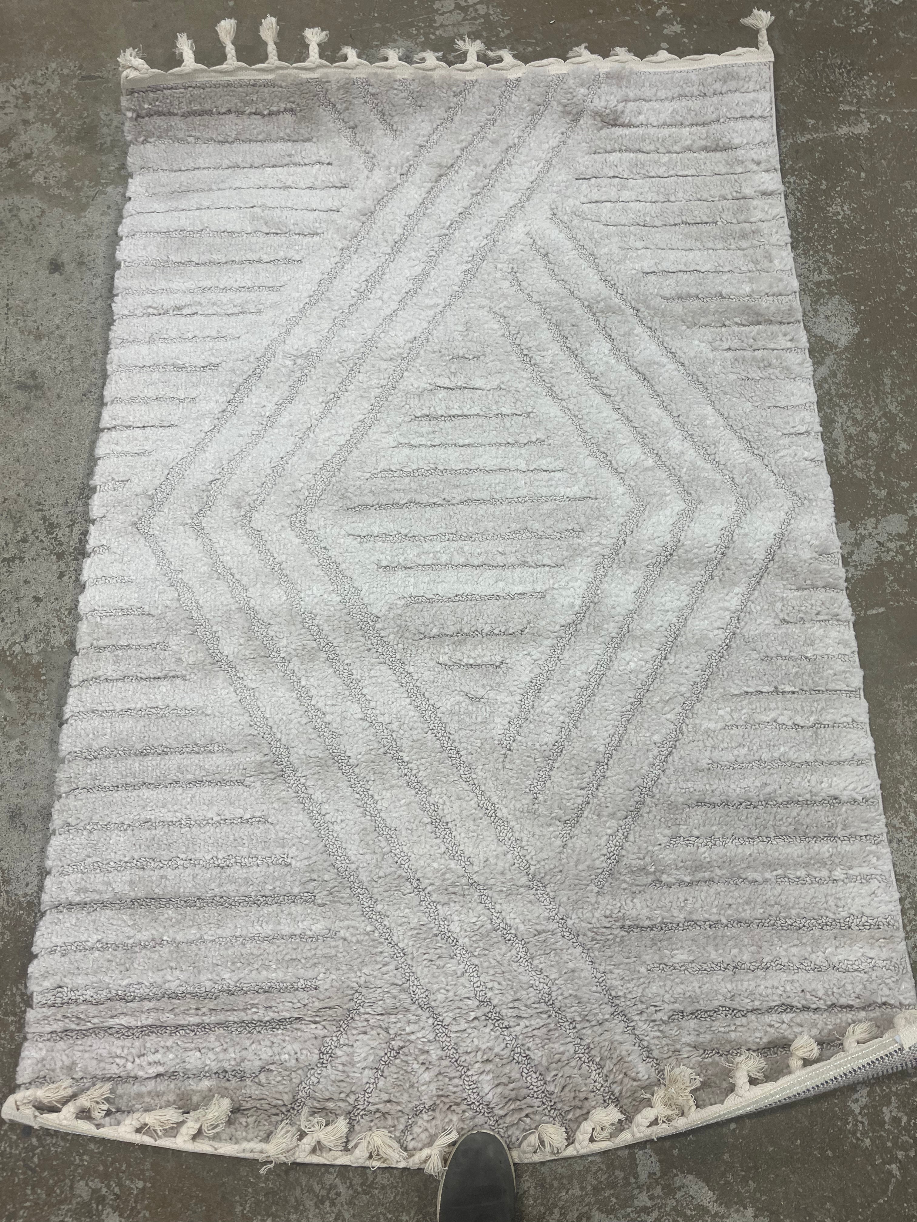 Risette Solid 4'x6' Shag Area Rug, Ivory