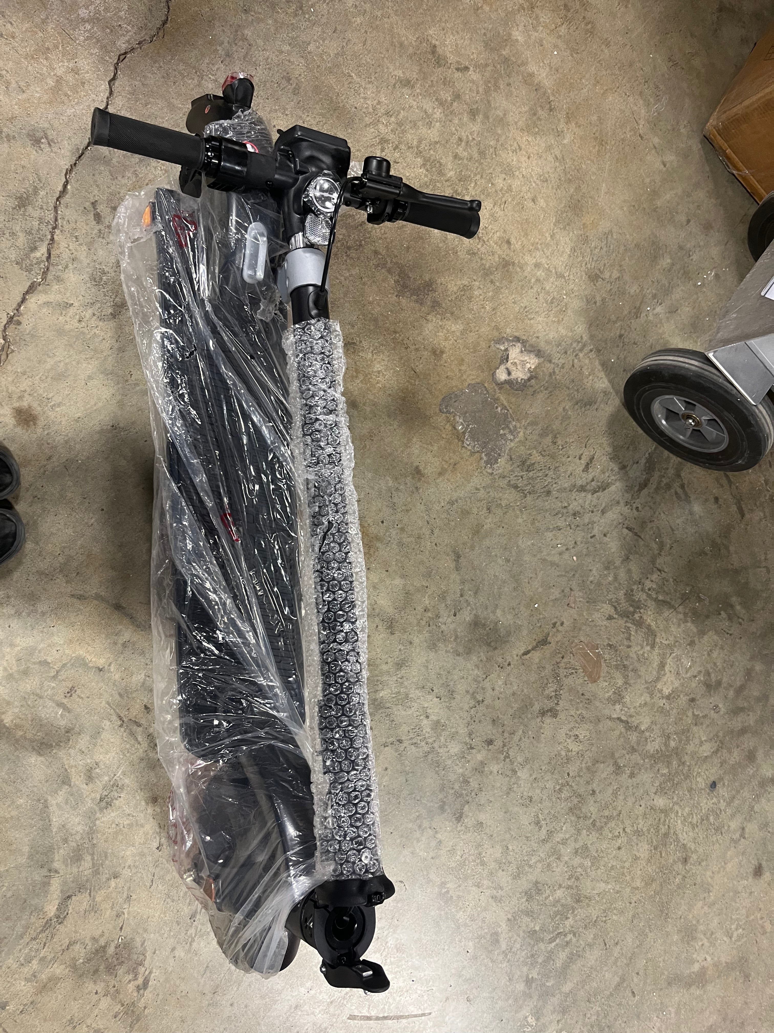 Tour XP Electric Scooter - Black