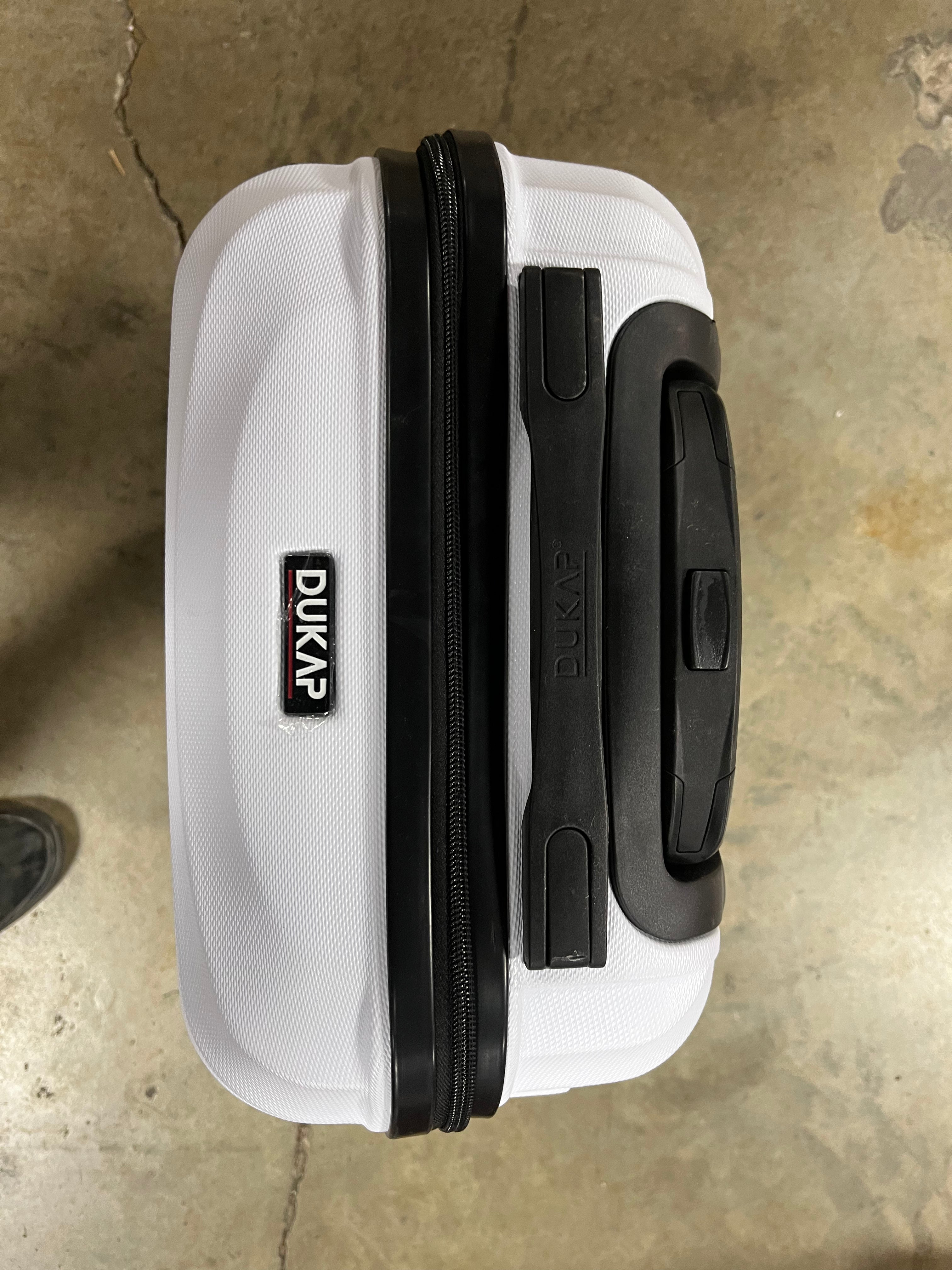 Adly Lightweight Hardside Carry On Spinner Suitcase