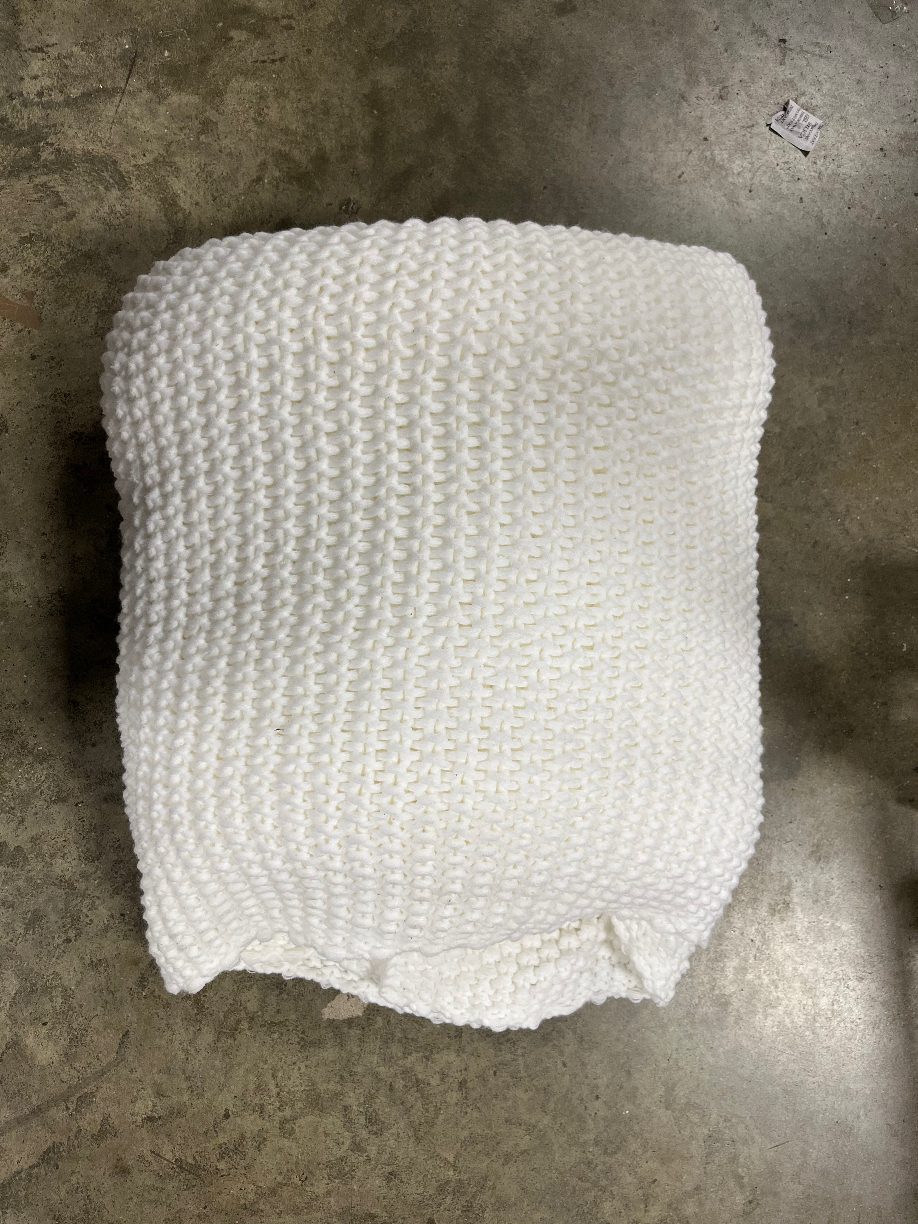 Chunky Knit Bed Blanket - Full/Queen