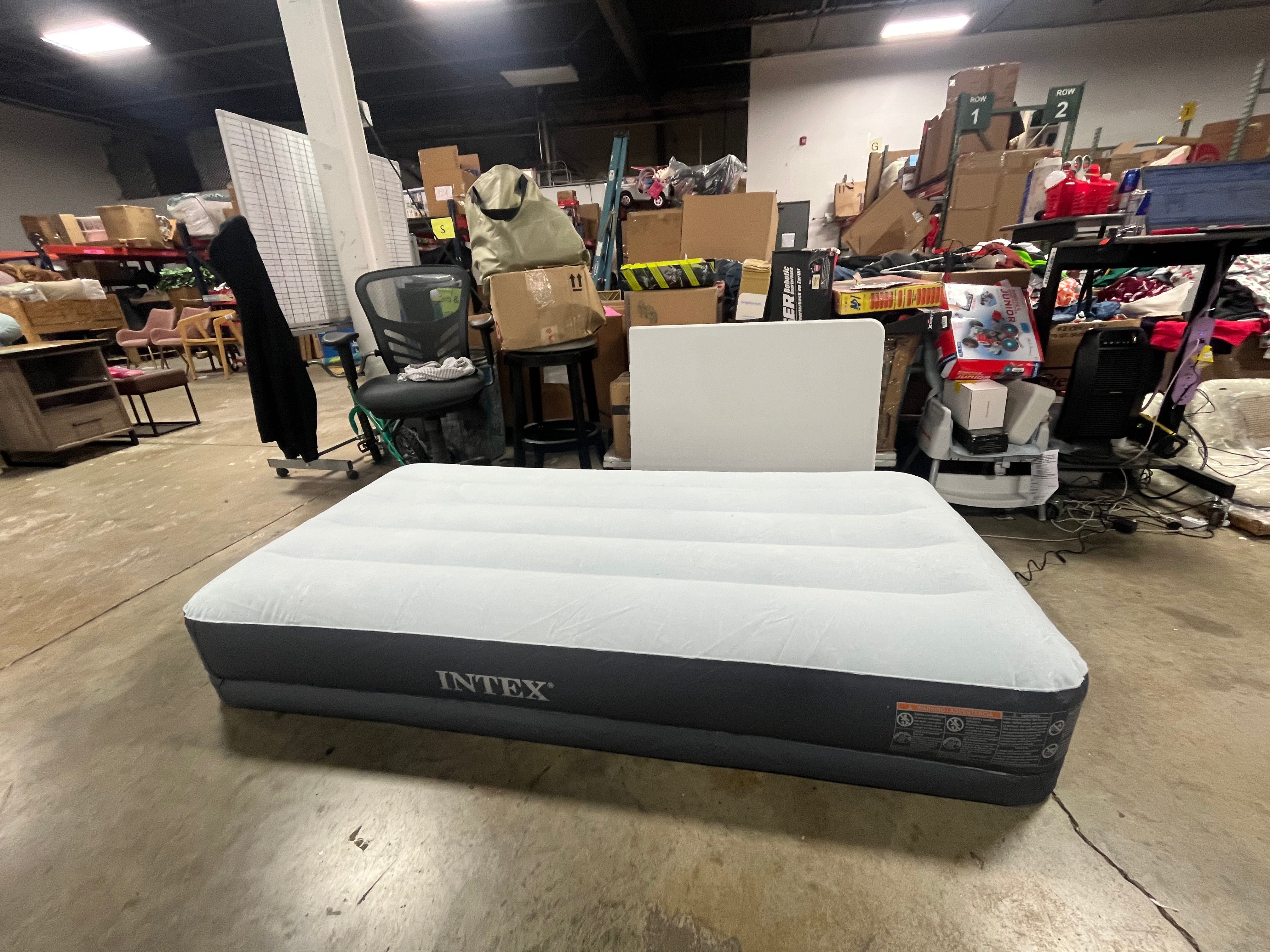 Mid Rise Air Mattress with Internal USB Pump - Twin Size