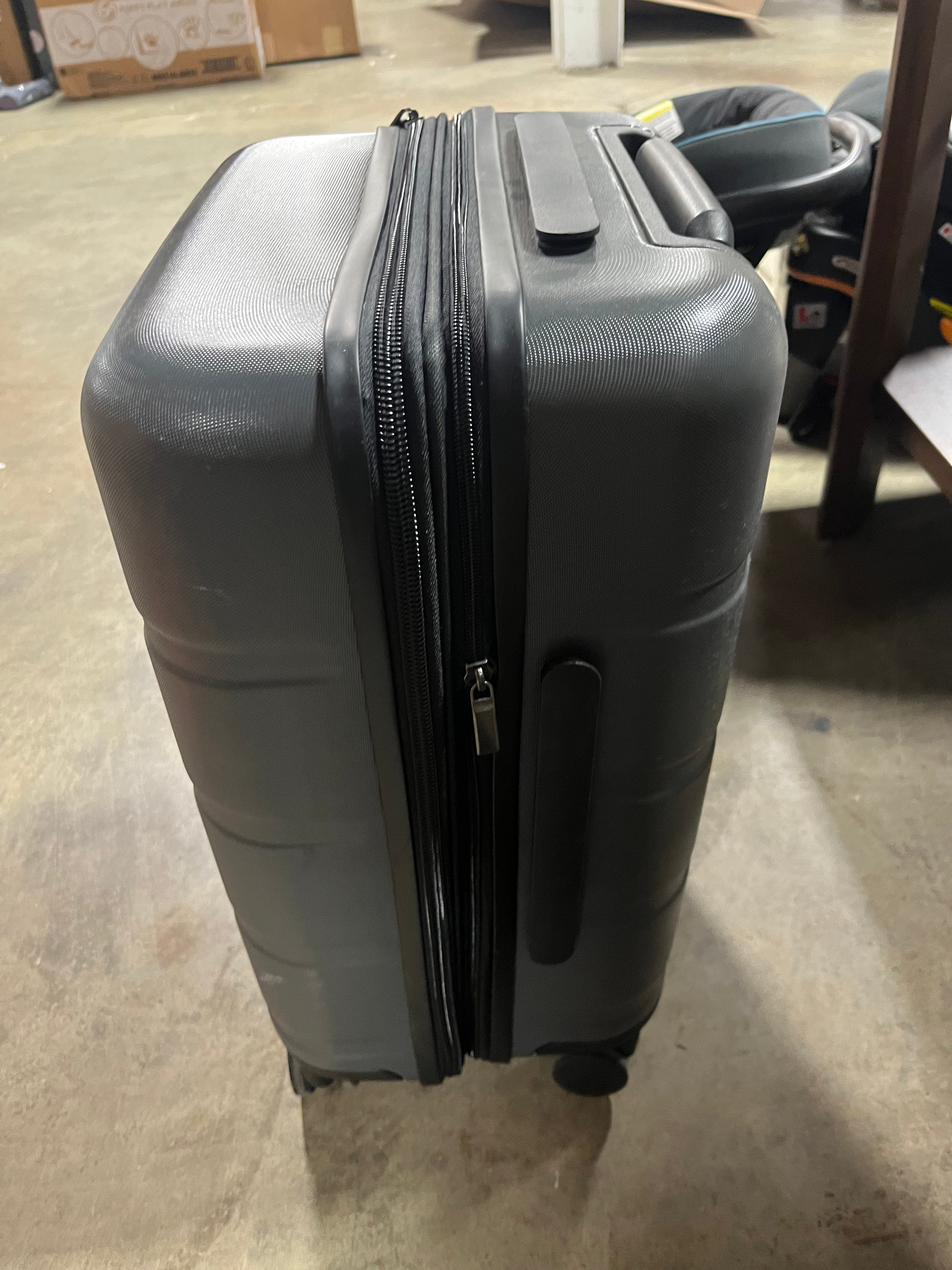 Hardside Carry On Spinner Suitcase