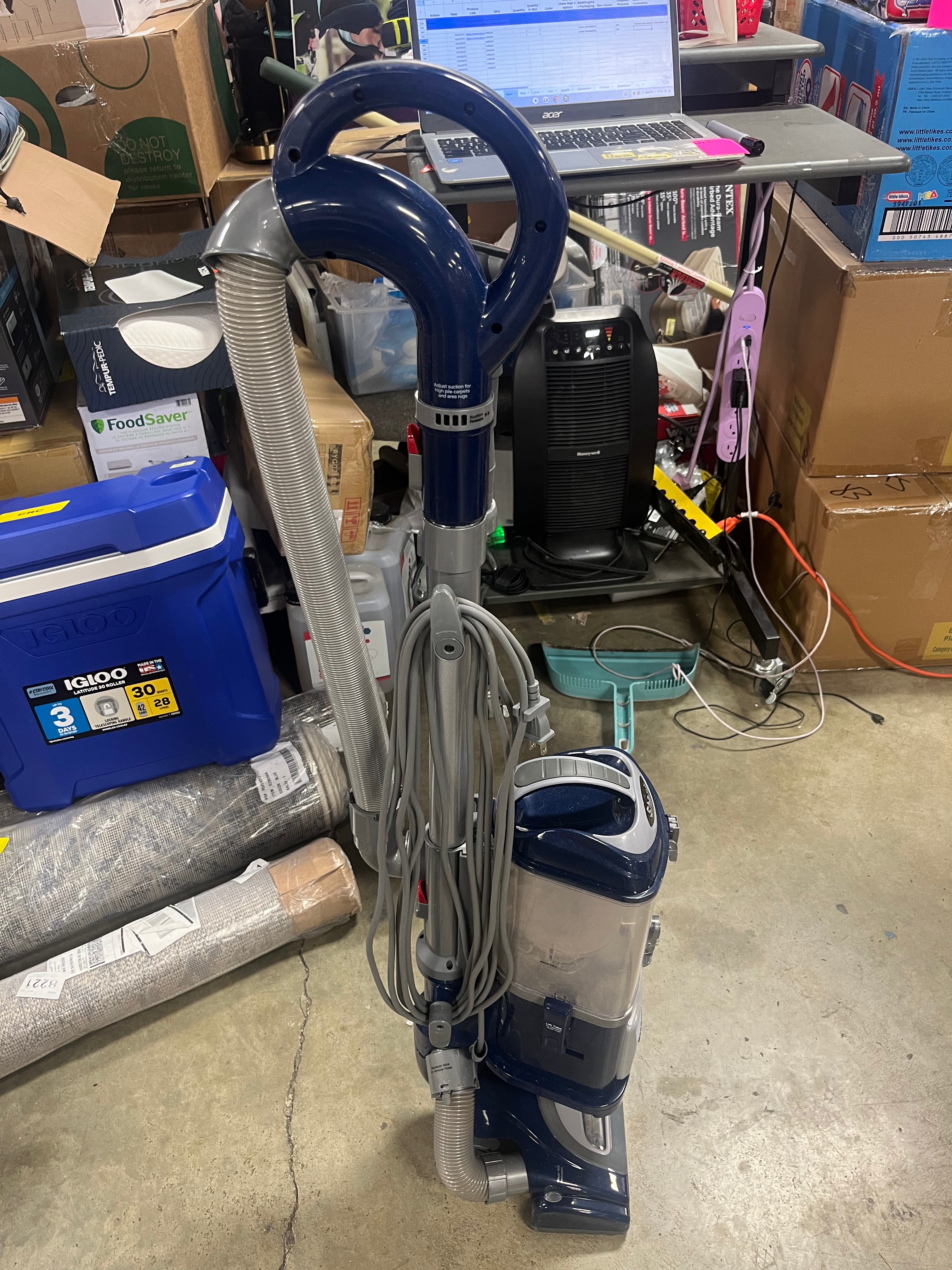 Navigator Lift-Away Deluxe Upright Vacuum - Blue : HEPA Filter, Pet Hair, Multi-Surface