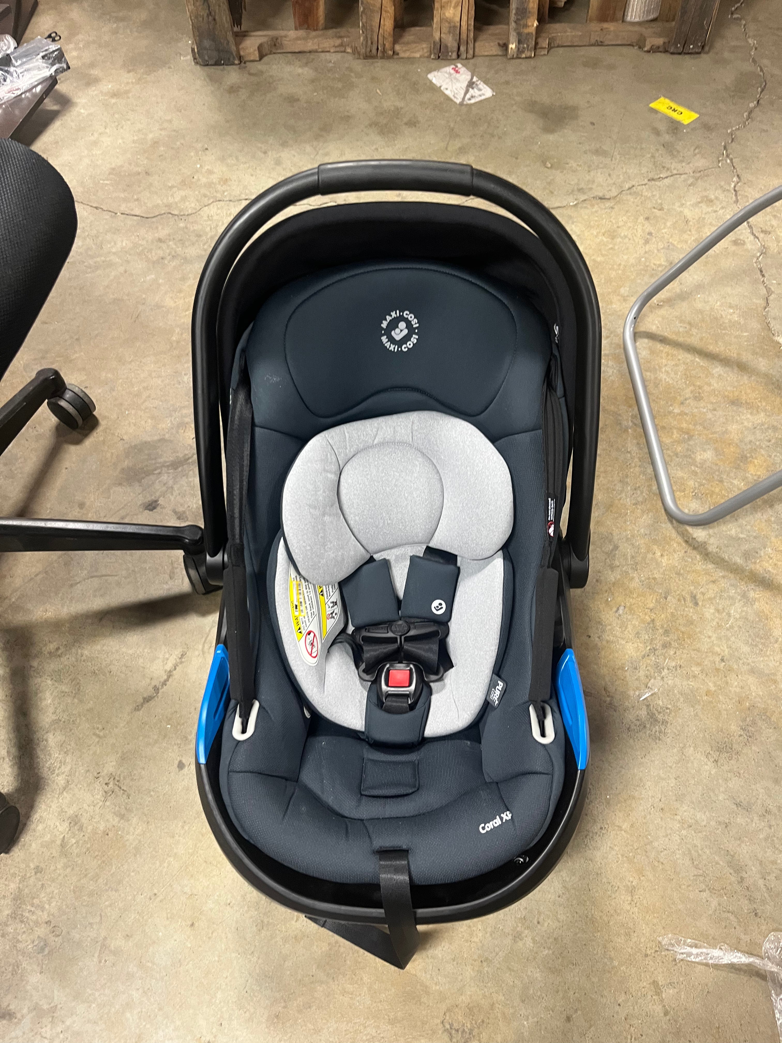 Coral XP Infant Car Seat - Essential Graphite