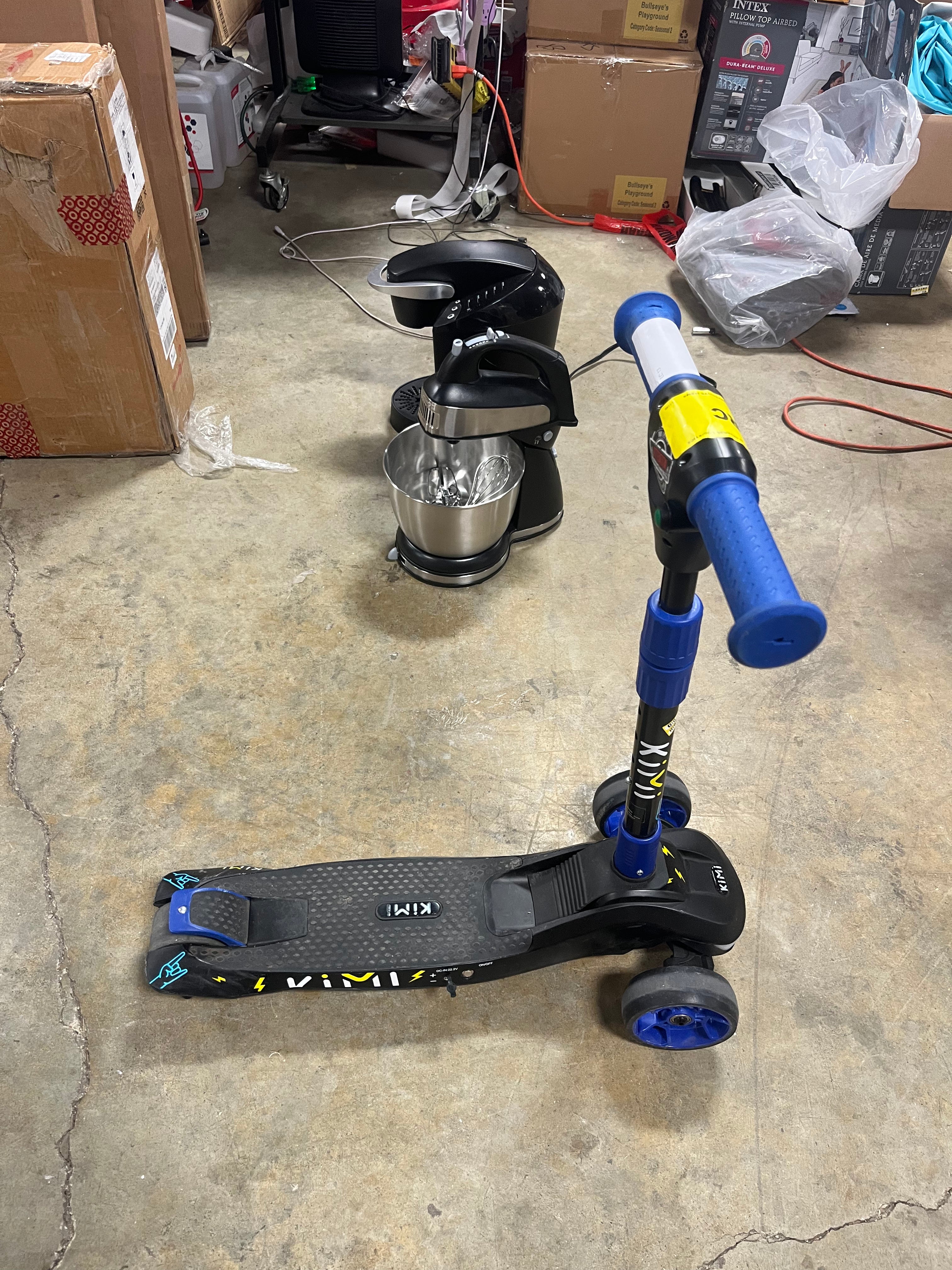 Kids Electric Scooter Light-Up Wheels Blue Lean-to-Steer 5 mph