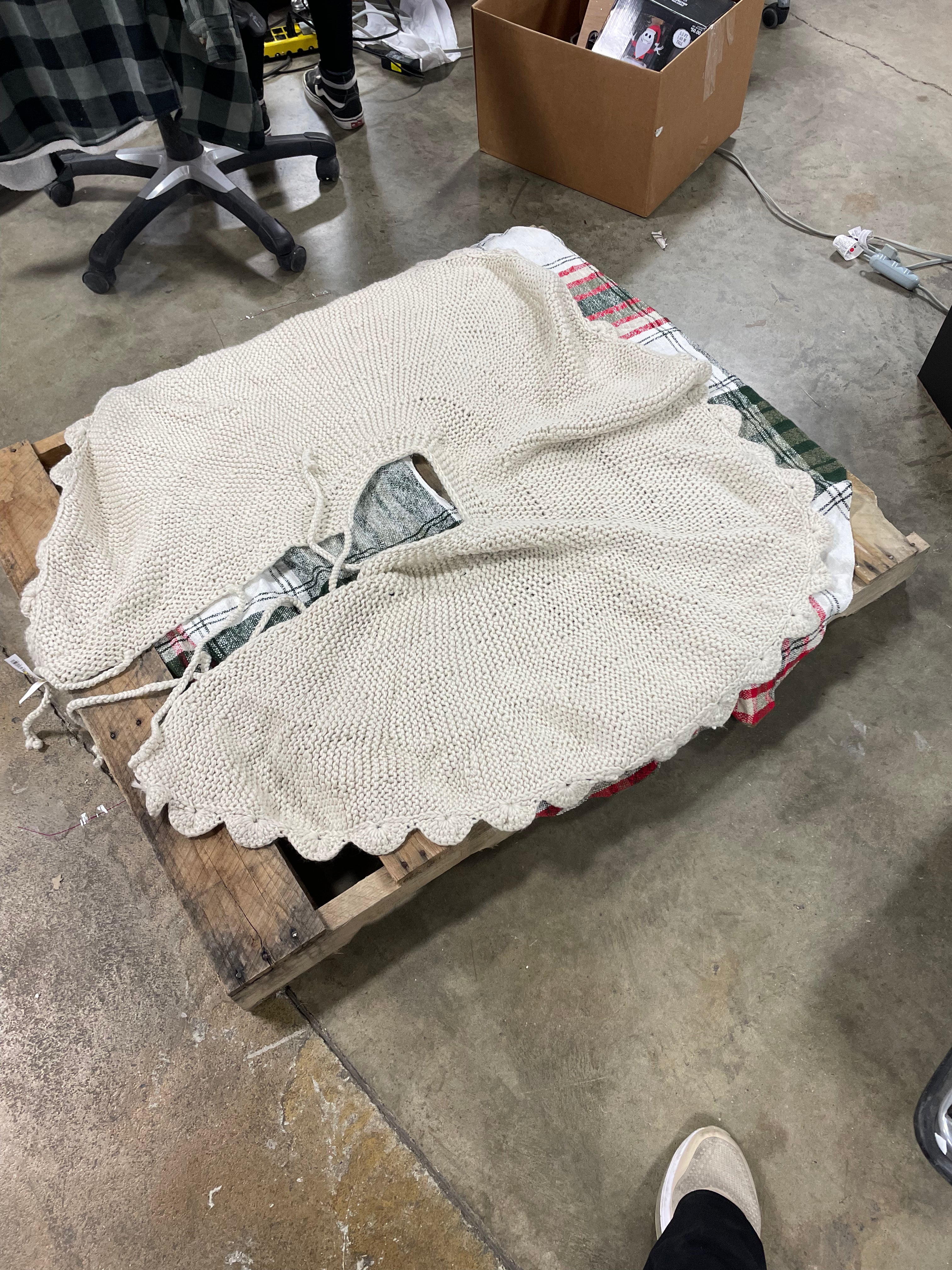 Centric Cable Knit Tree Skirt, final cut