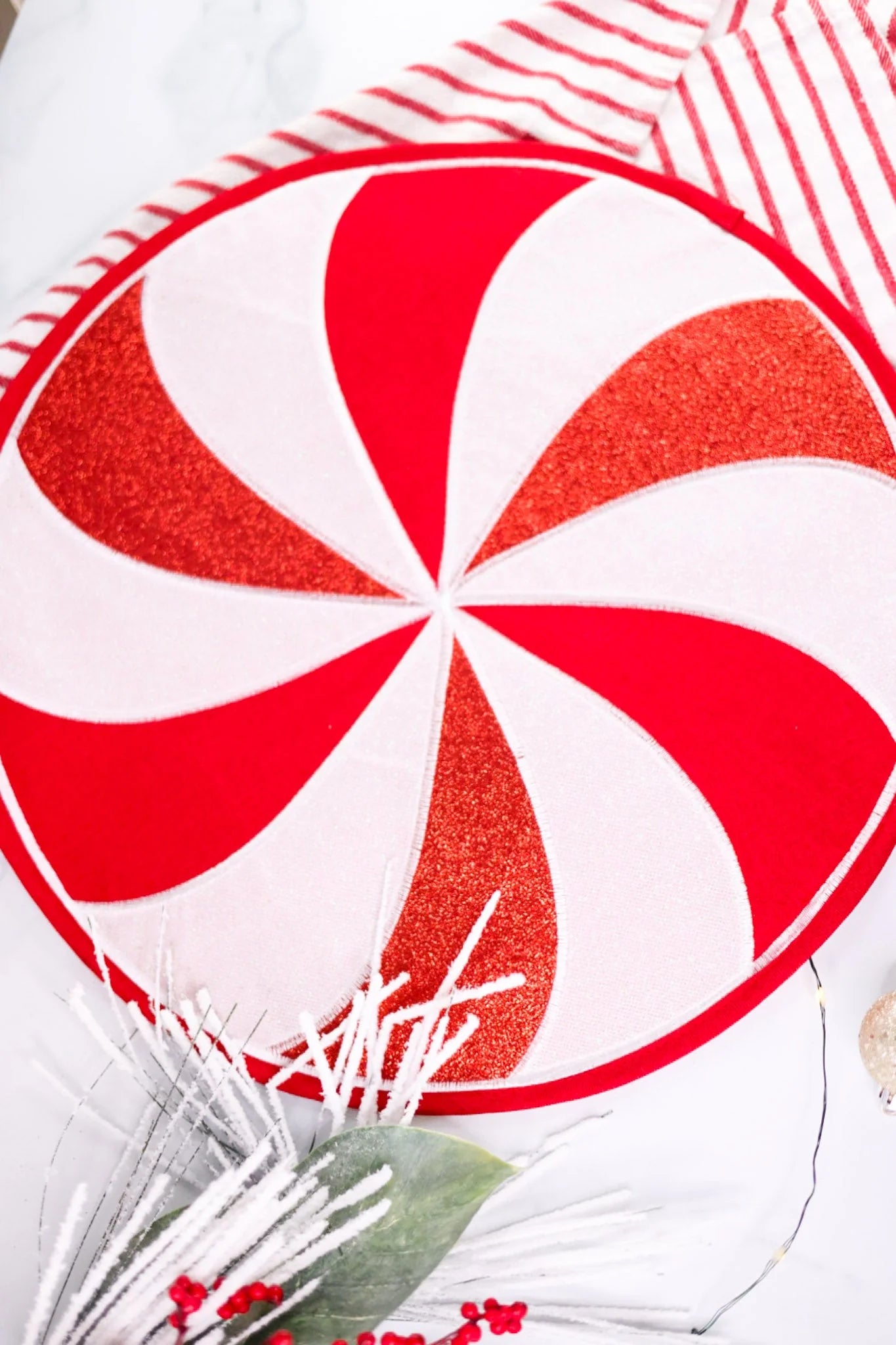 (Set of 4) Peppermint Placemat - Glitter SHOWROOM ITEM