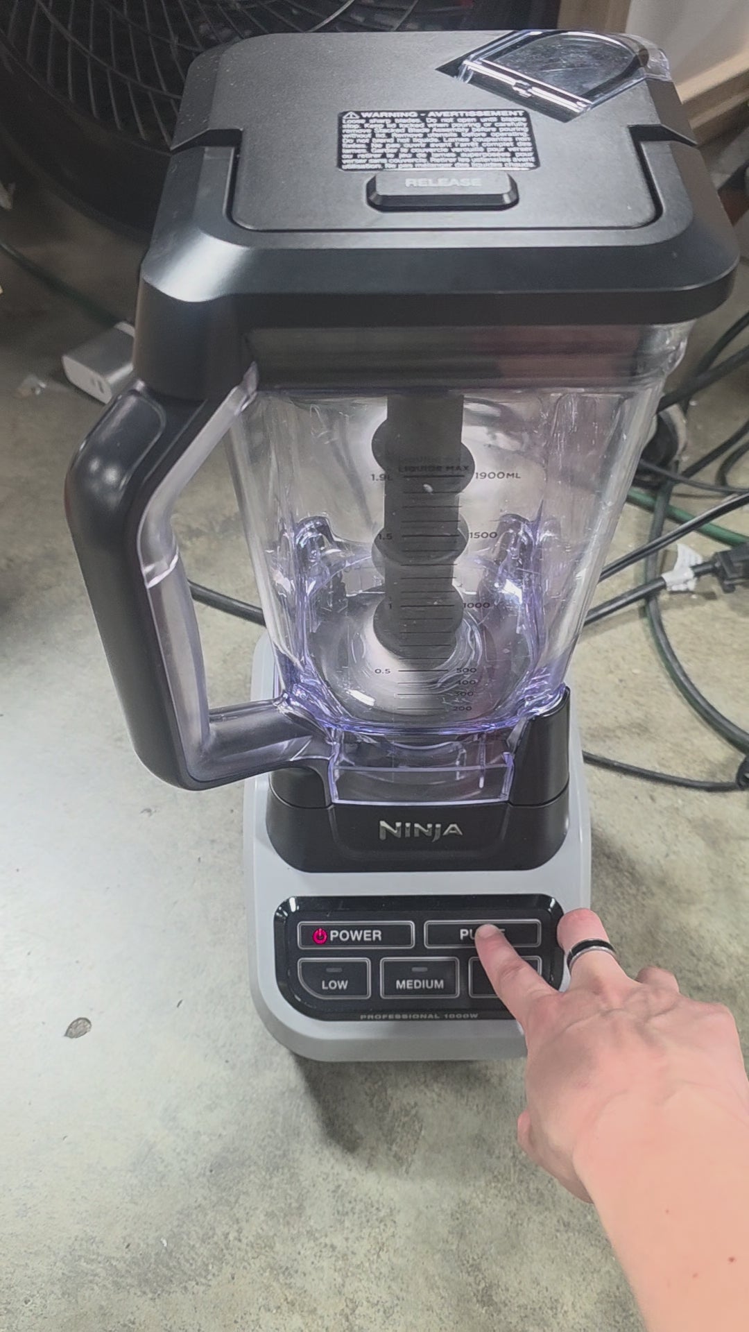 Professional Blender : Smoothie & Ice Crusher, 6-Blade Tech, 3 Speeds