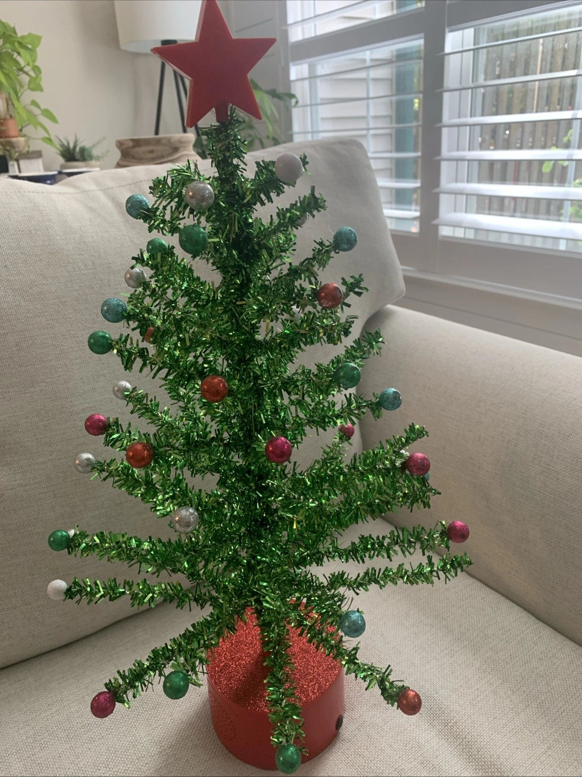 Rotating Tinsel Christmas Tree 21 -Lights Multicolor Plays, final cut