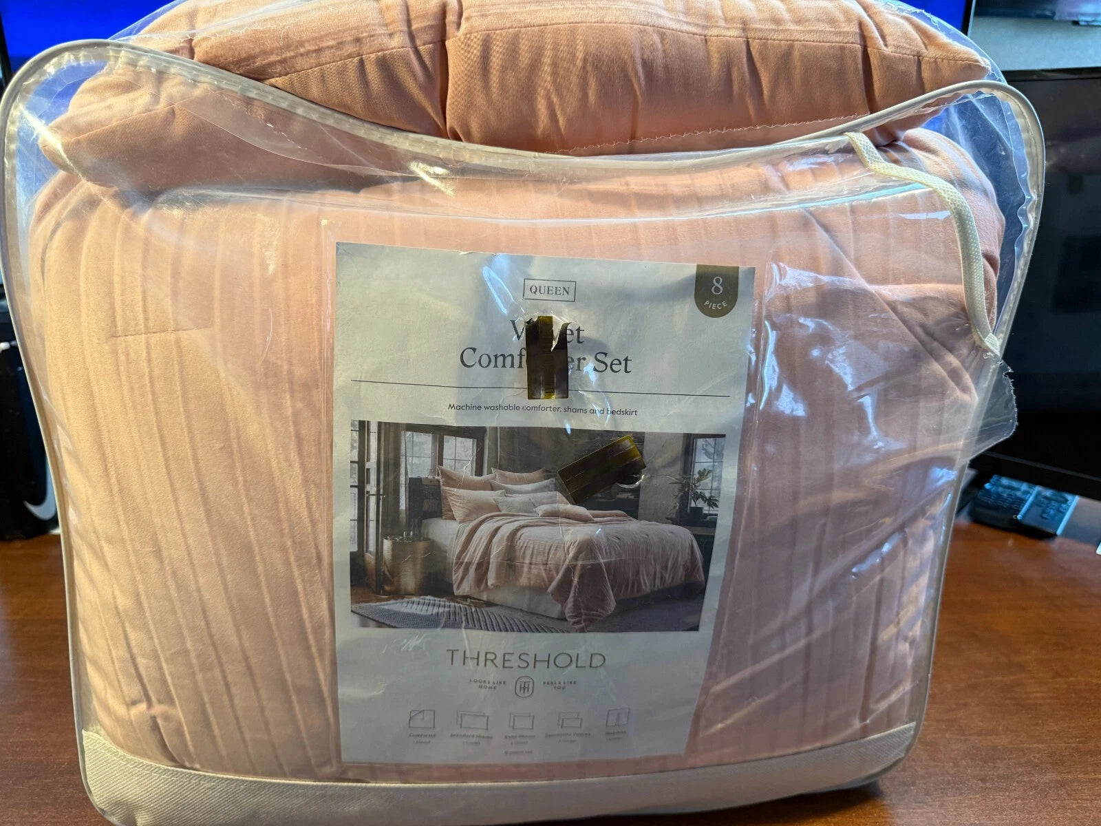 8pc Queen Luxe Velvet Comforter Set - Salmon Pink
