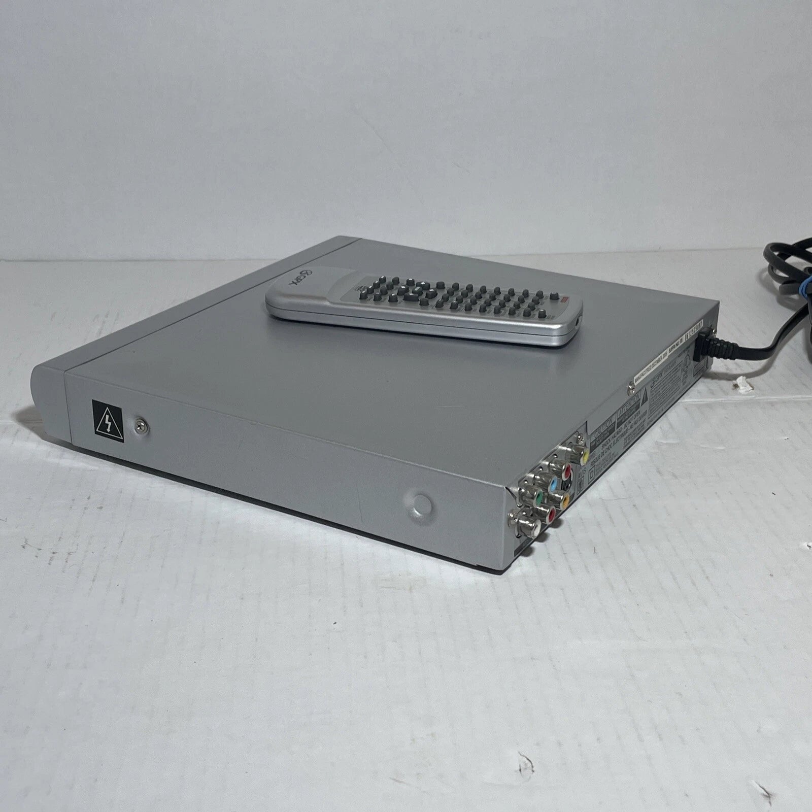 VINTAGE RETRO GPX DVD Player, AV Cables