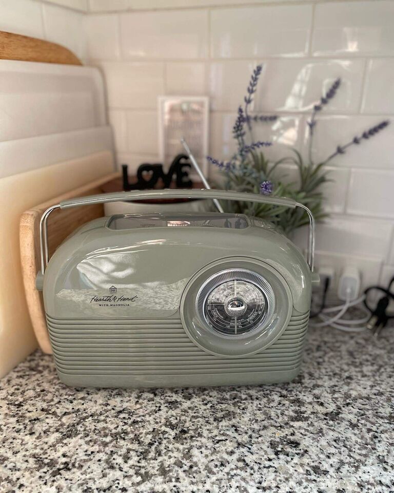 Portable AM/FM Bluetooth Radio Light Green Hearth Hand with