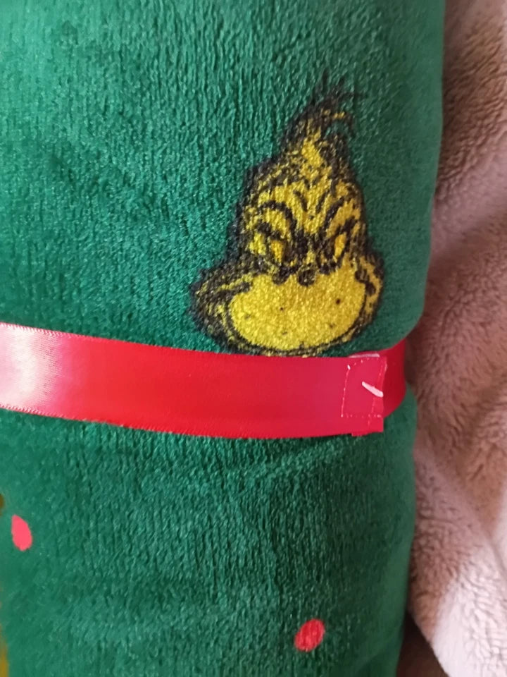 The Grinch Character Pillow & Throw Blanket Set Plush Cozy Christmas, final cut