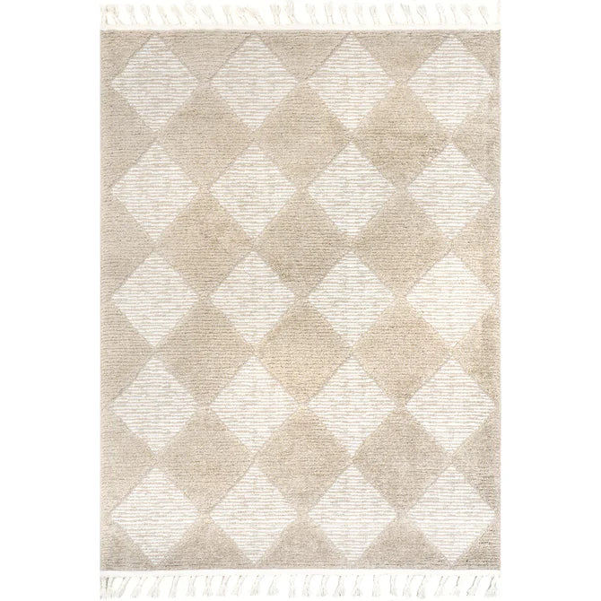 Marissa High/Low Diamond Tassel Area Rug 4'x6'