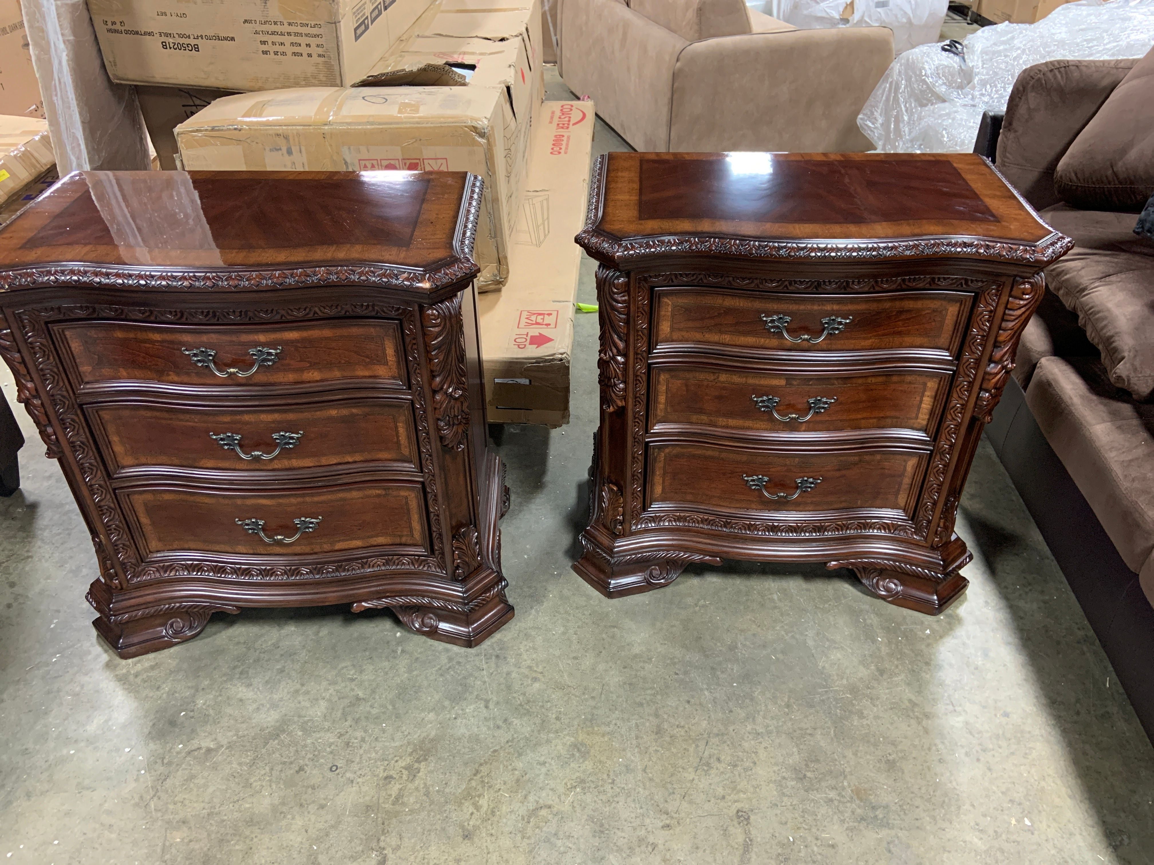 A.R.T. Home Furnishings Old World Bedside Chest (Set of 2) SHB163