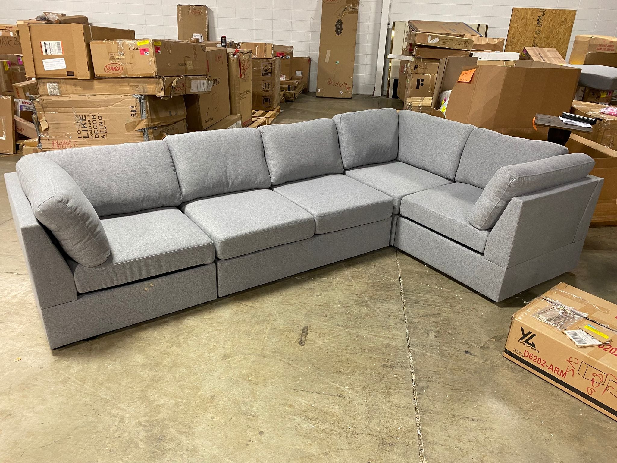 Alberdina modular outlet sectional