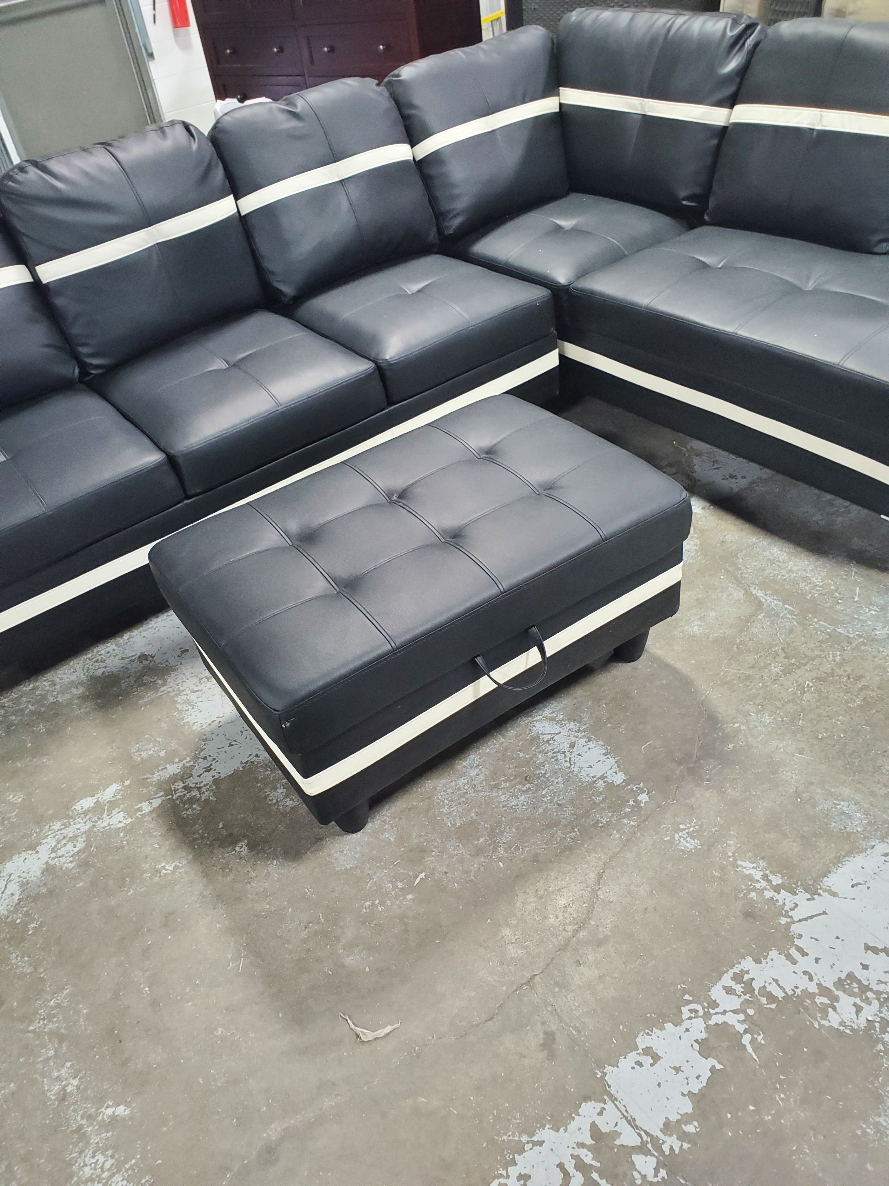 Maumee 103.50" Sectional with Ottoman