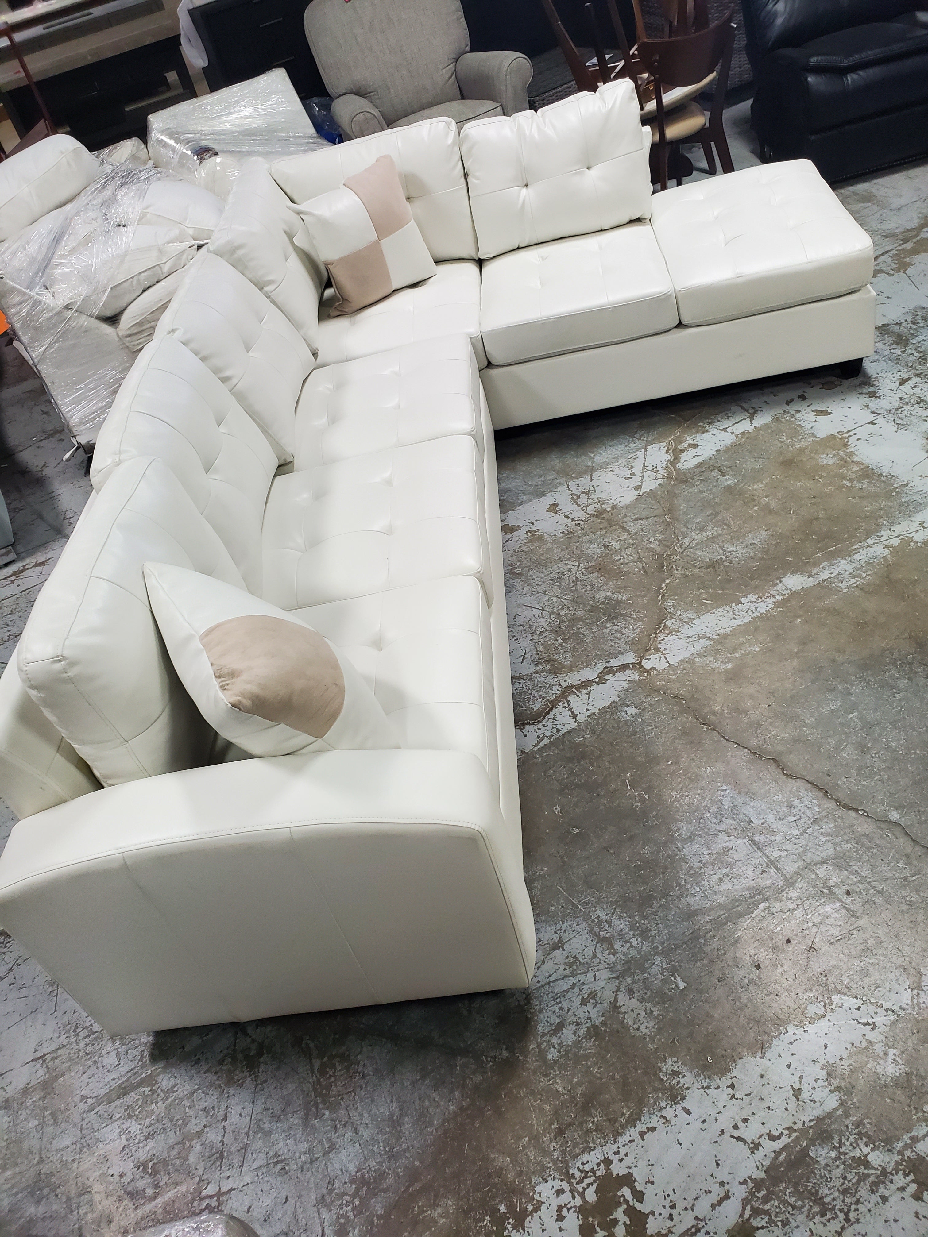 Ruthton Right Hand Facing Sectional with throw pillows