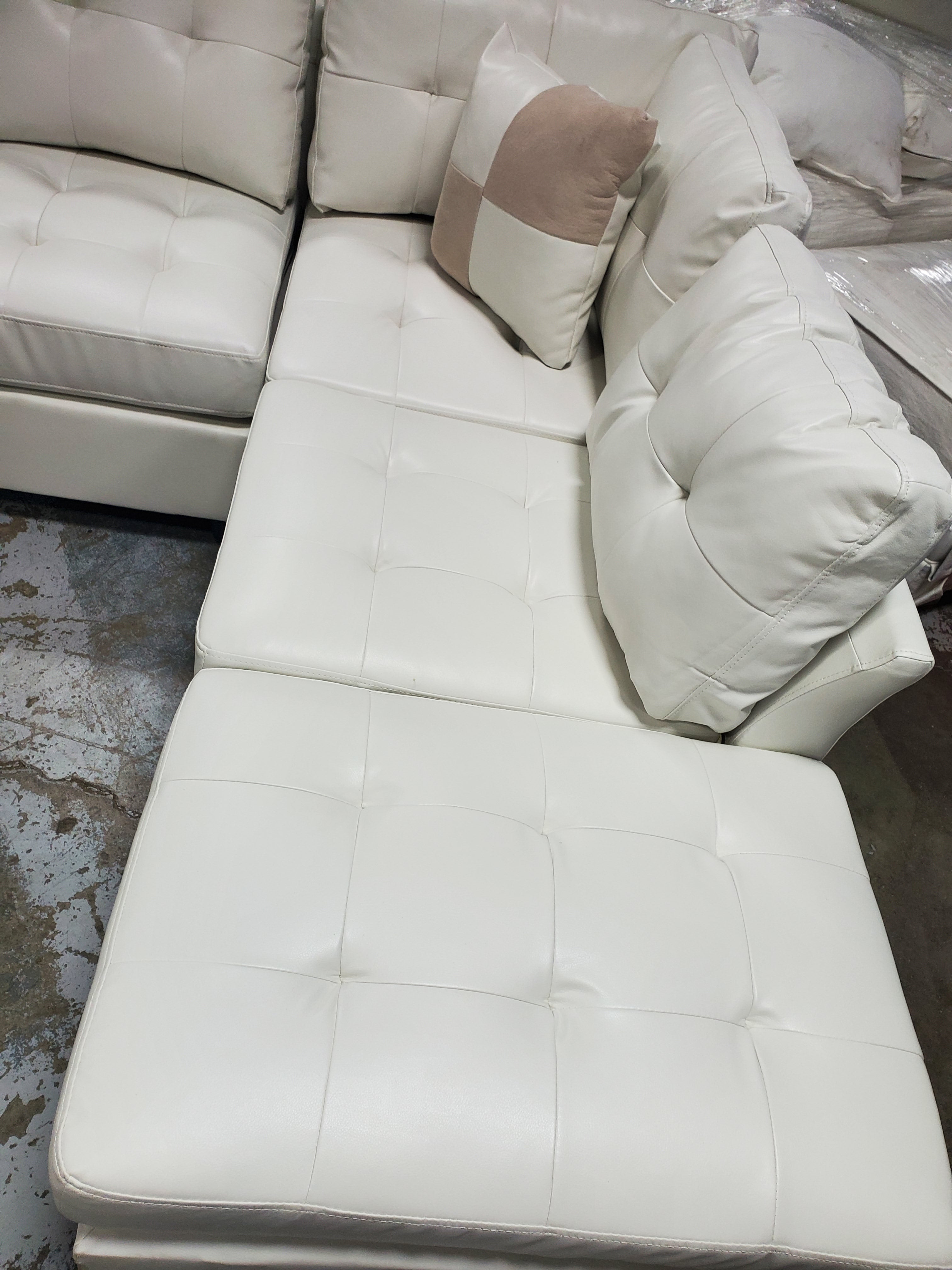 Ruthton Right Hand Facing Sectional with throw pillows