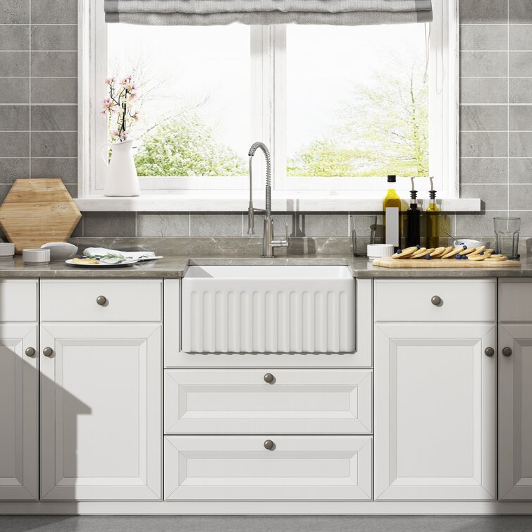 24" L X 18" W Farmhouse/Apron Kitchen Sink with Sink Grid and Basket Strainer