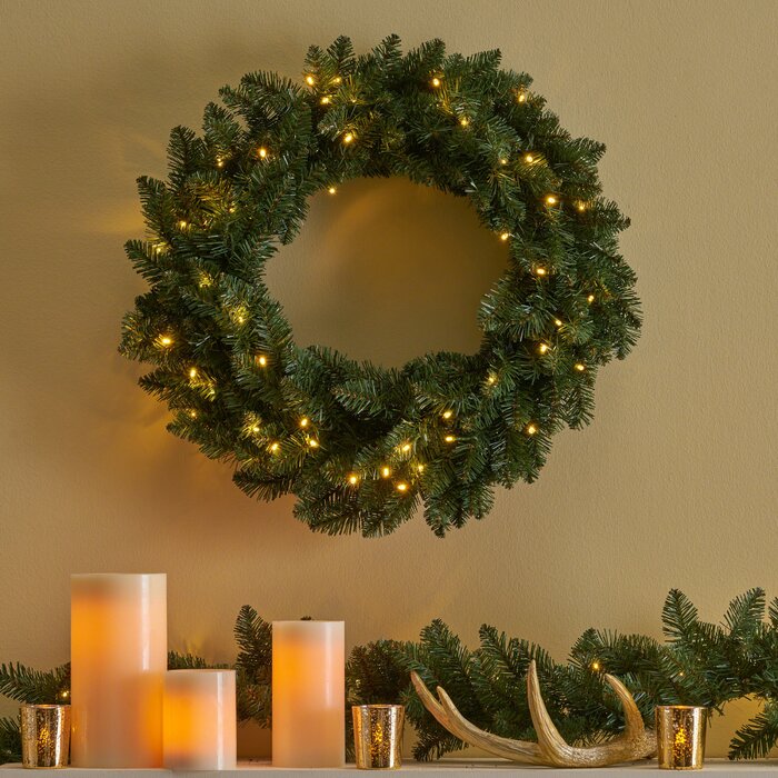 24" Lighted Christmas Wreath (#K5917)