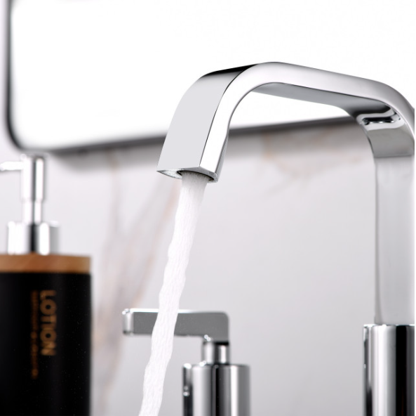 2-Handle Widespread Bathroom Faucet with Drain, Chrome
