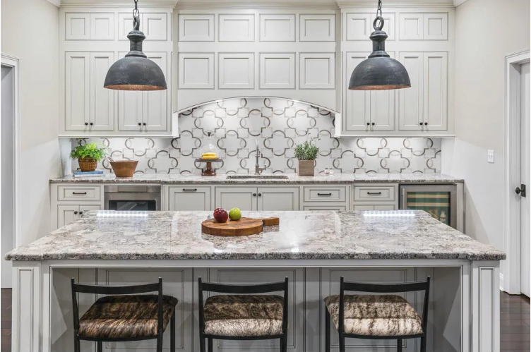 Bianco Quatrefoil 12" x 12" Polished Marble Mosaic Tile (5 sq. ft. / case) (6 cases) (6 boxes) KBO255
