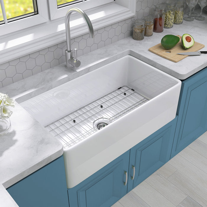 33" L x 18" W Apron Kitchen Sink with Strainer and Sink Grid