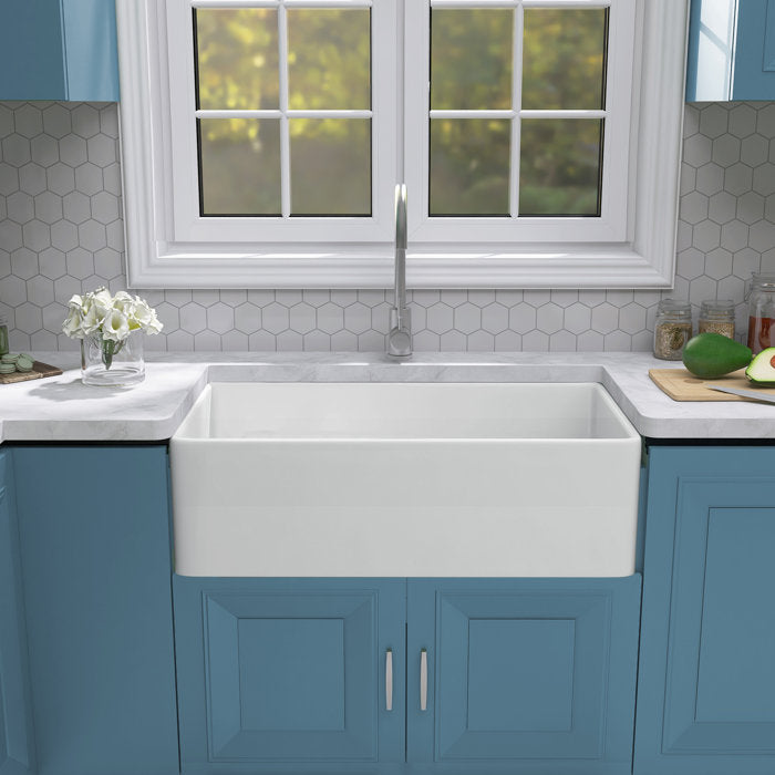 33" L x 18" W Apron Kitchen Sink with Strainer and Sink Grid