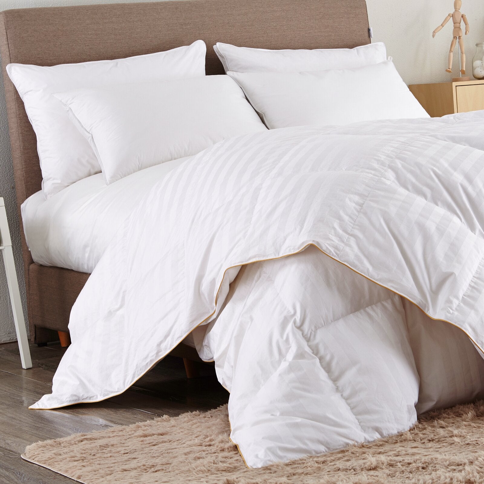500 All Season Goose Down Comforter SC381