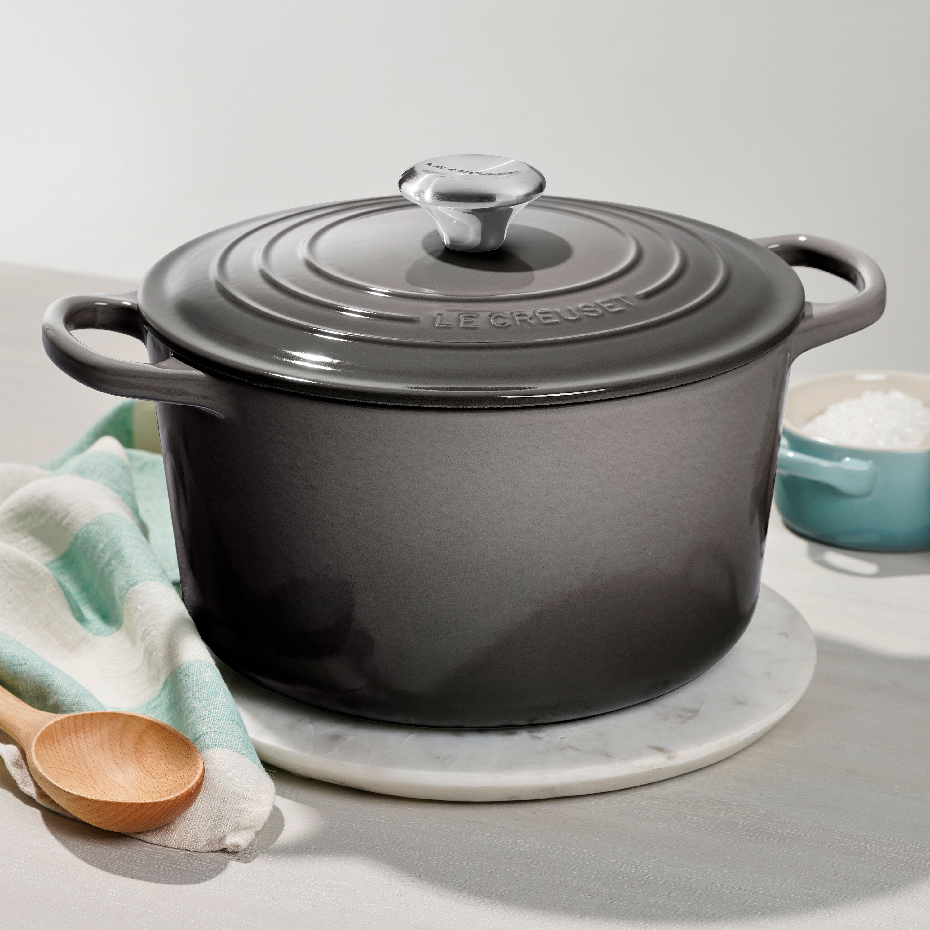 5.25-quart Oyster Deep Round Dutch Oven