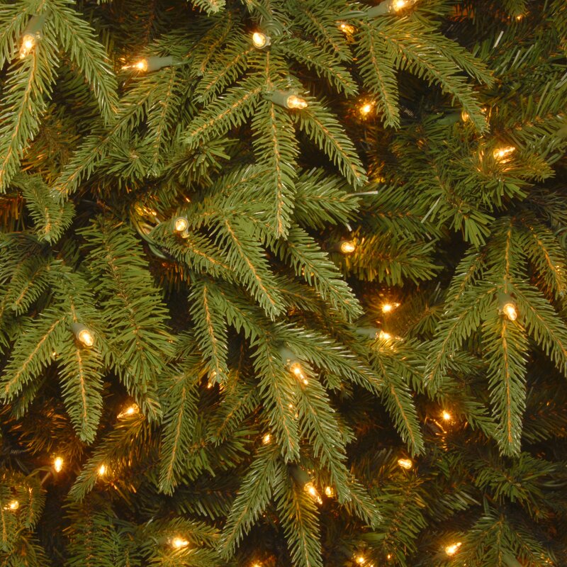 7.5' Green Artificial Christmas Tree with 800 Clear/White Lights CA393