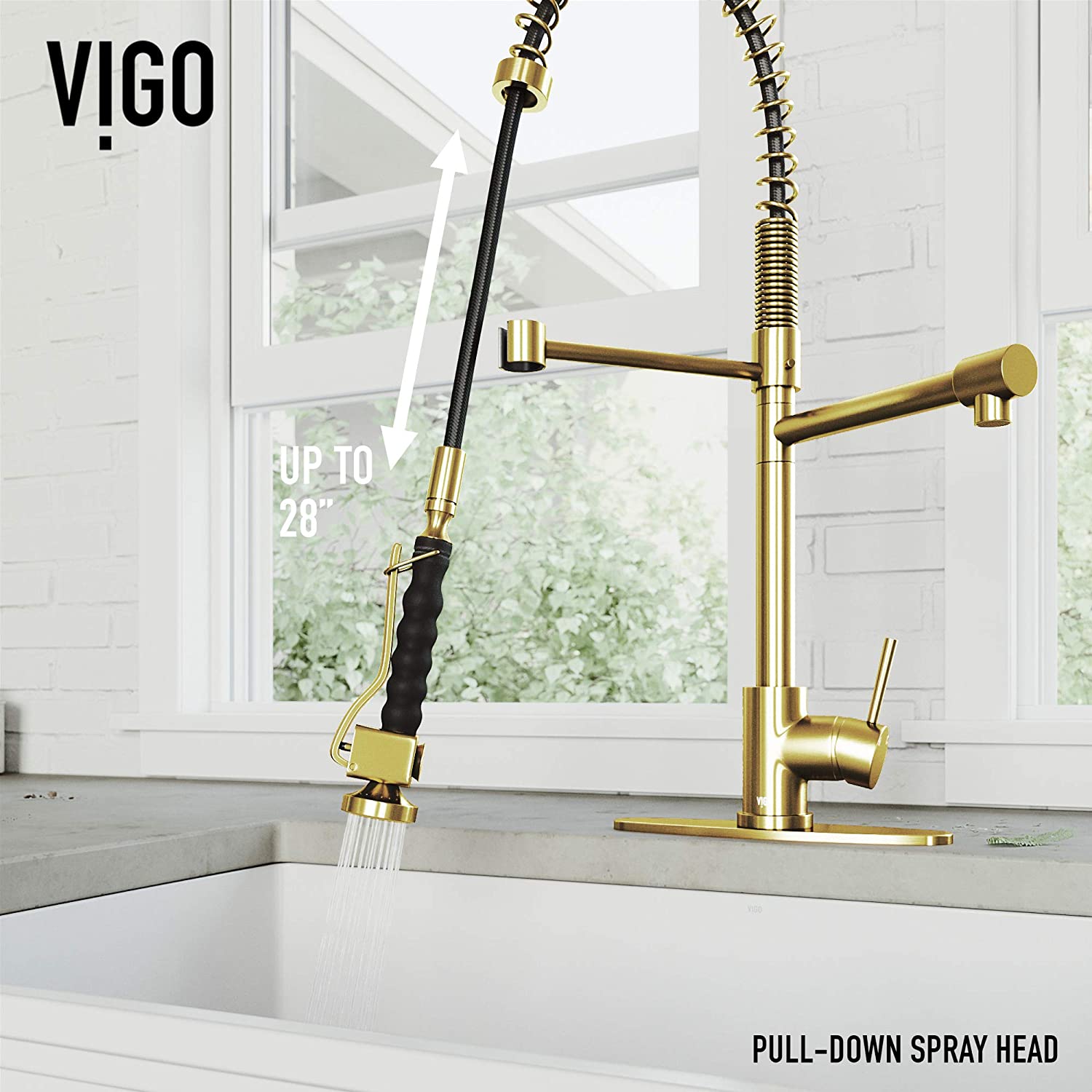 VIGO VG02007MGK1 27" H Zurich Single-Handle with Pull-Down Sprayer Kitchen Faucet with Deck Plate in Matte Gold
