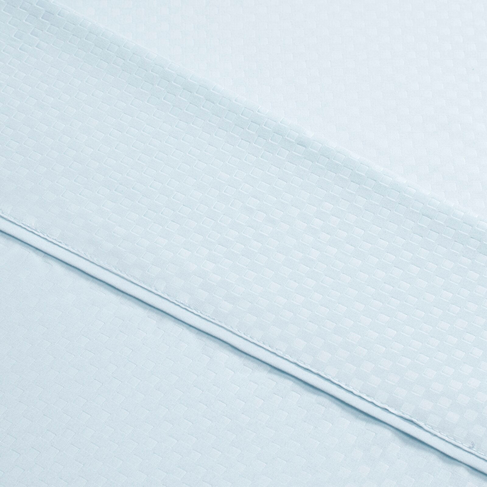 90 GSM Embossed Polka Dots Sheet Set SC275