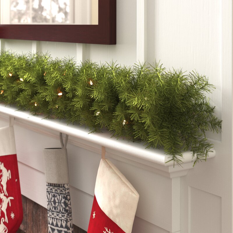 9' Pre-Lit Garland with 50 Lights